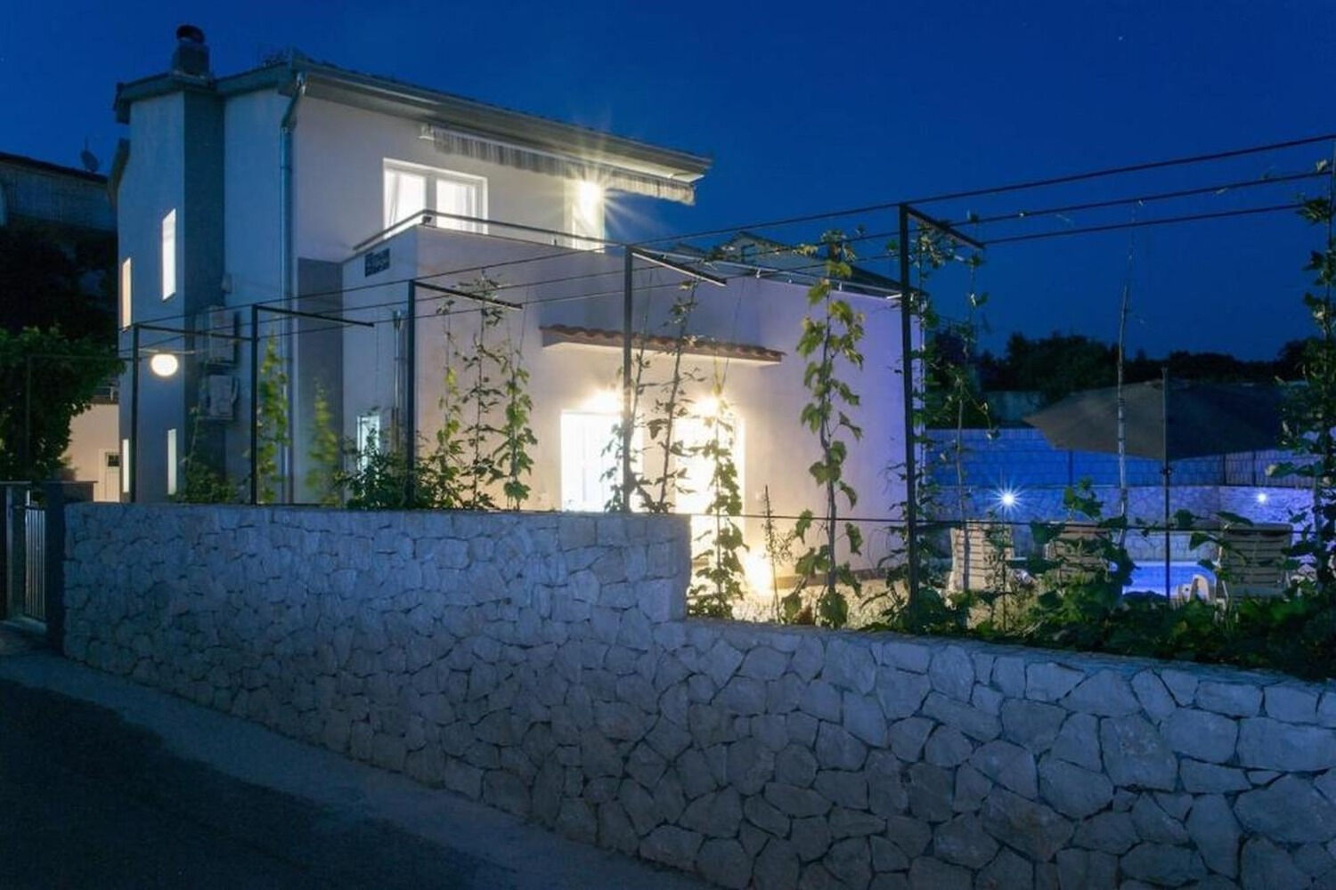 House Ivica 110551-K1