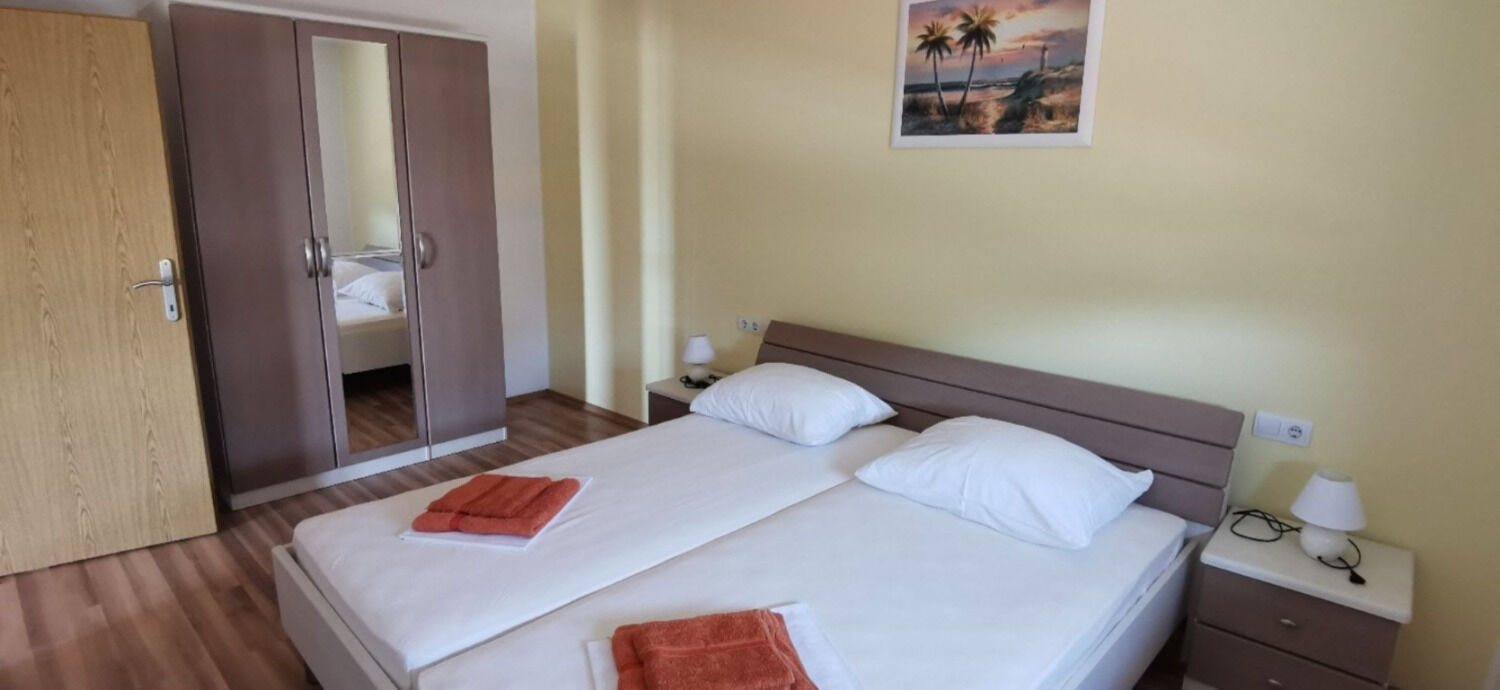 Apartments Gorgi 111501-A5