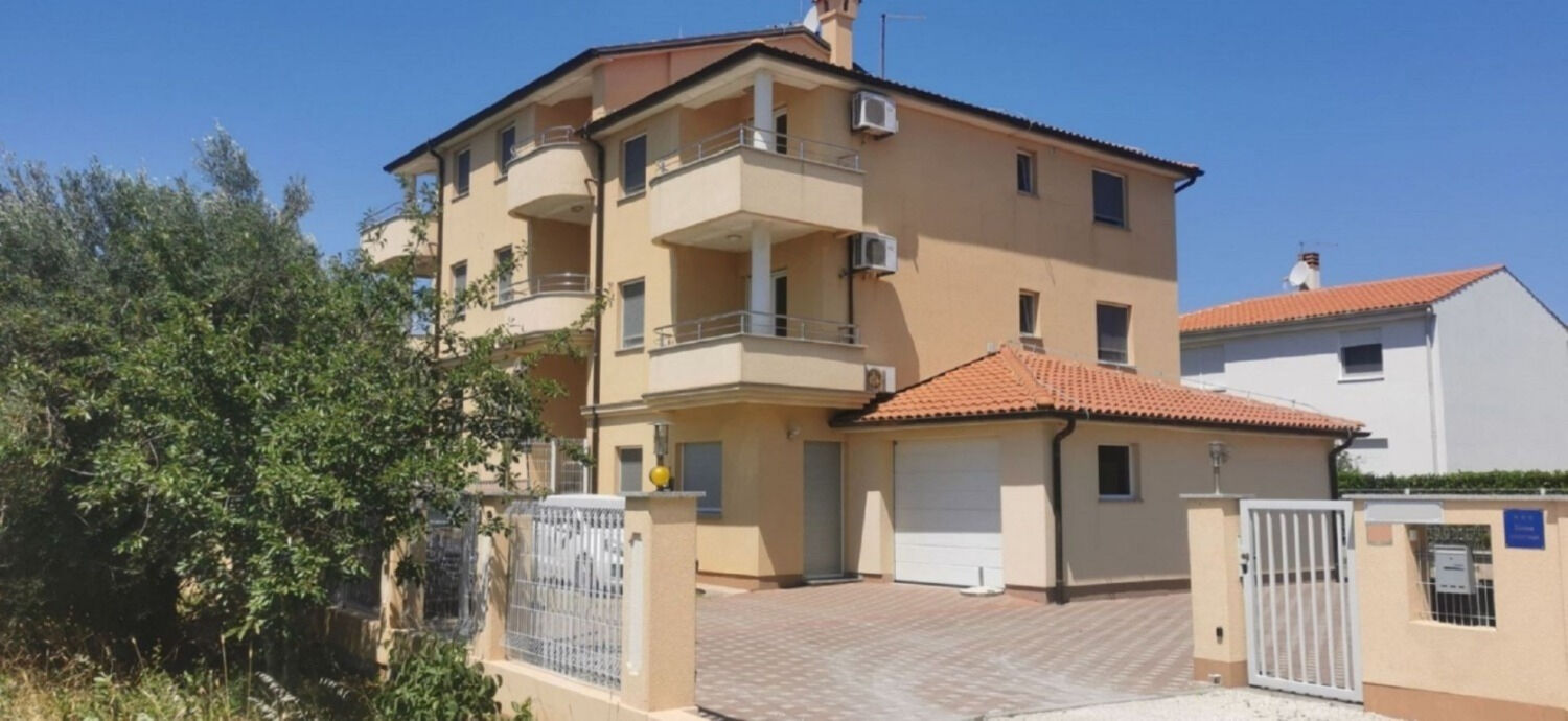 Apartments Gorgi 111501-A4