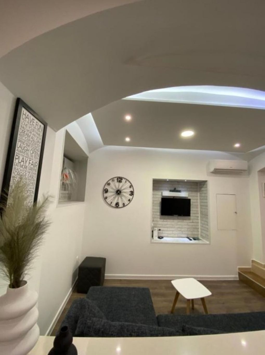 Apartment Angel 111731-A1