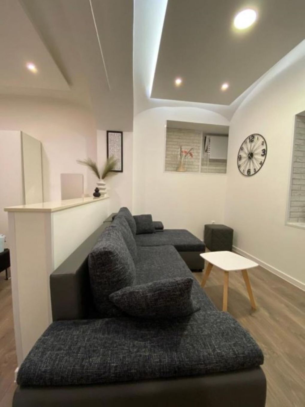 Apartment Angel 111731-A1