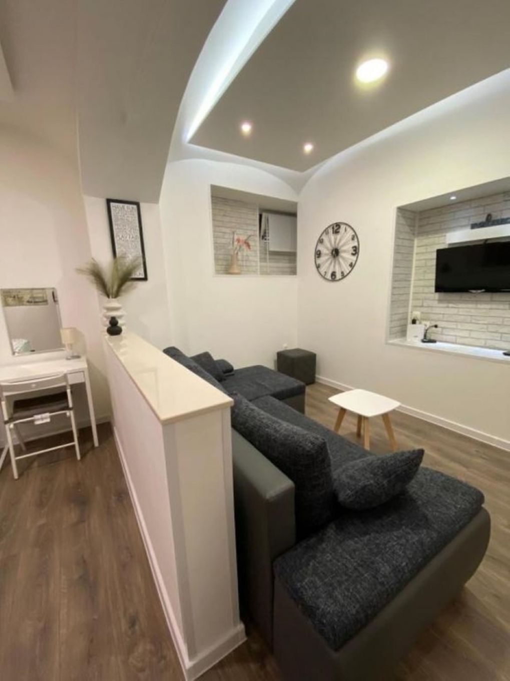 Apartment Angel 111731-A1