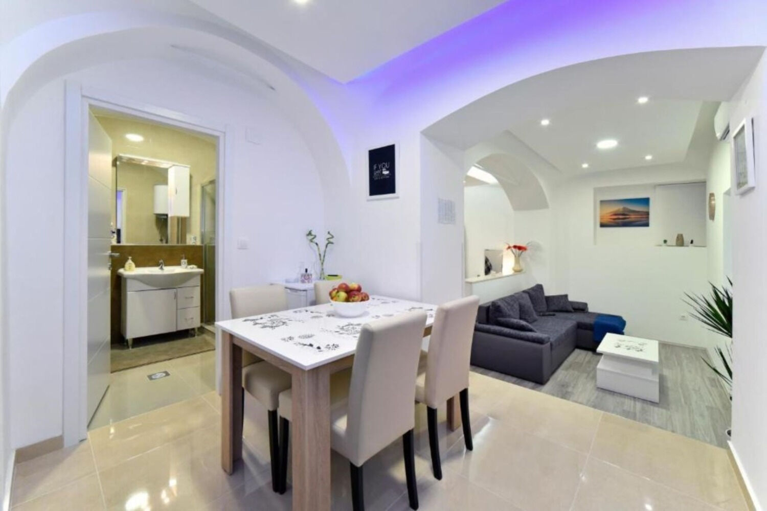 Apartment Angel 111731-A1
