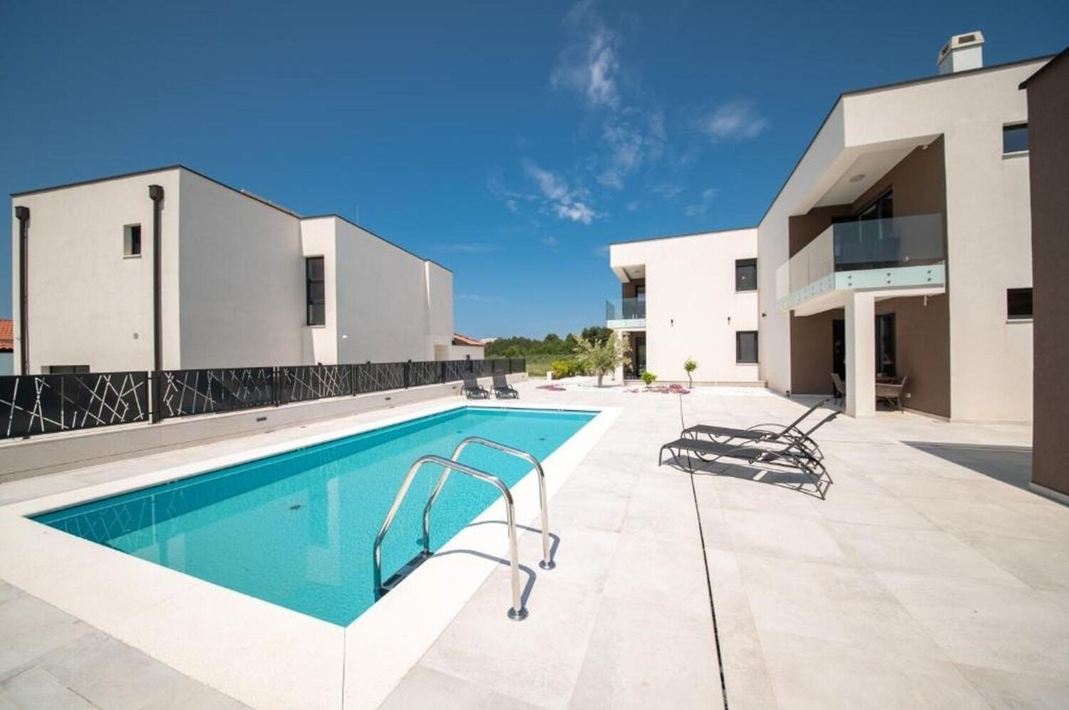 Apartments Vrsi 112531-A3