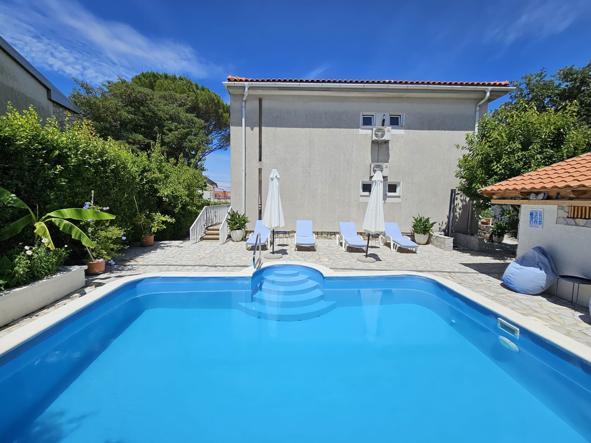Apartments Mirko 94093-A1