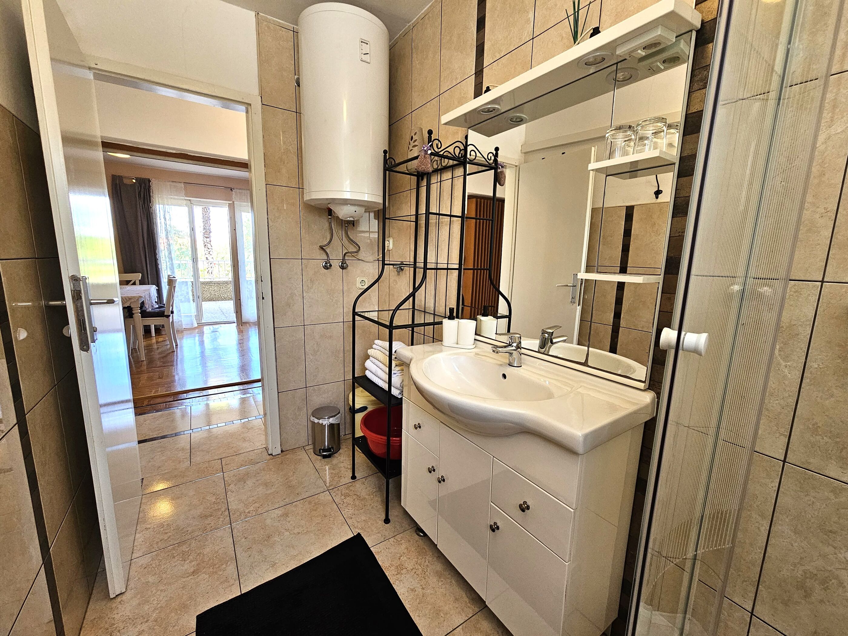 Apartments Mirko 94093-A1