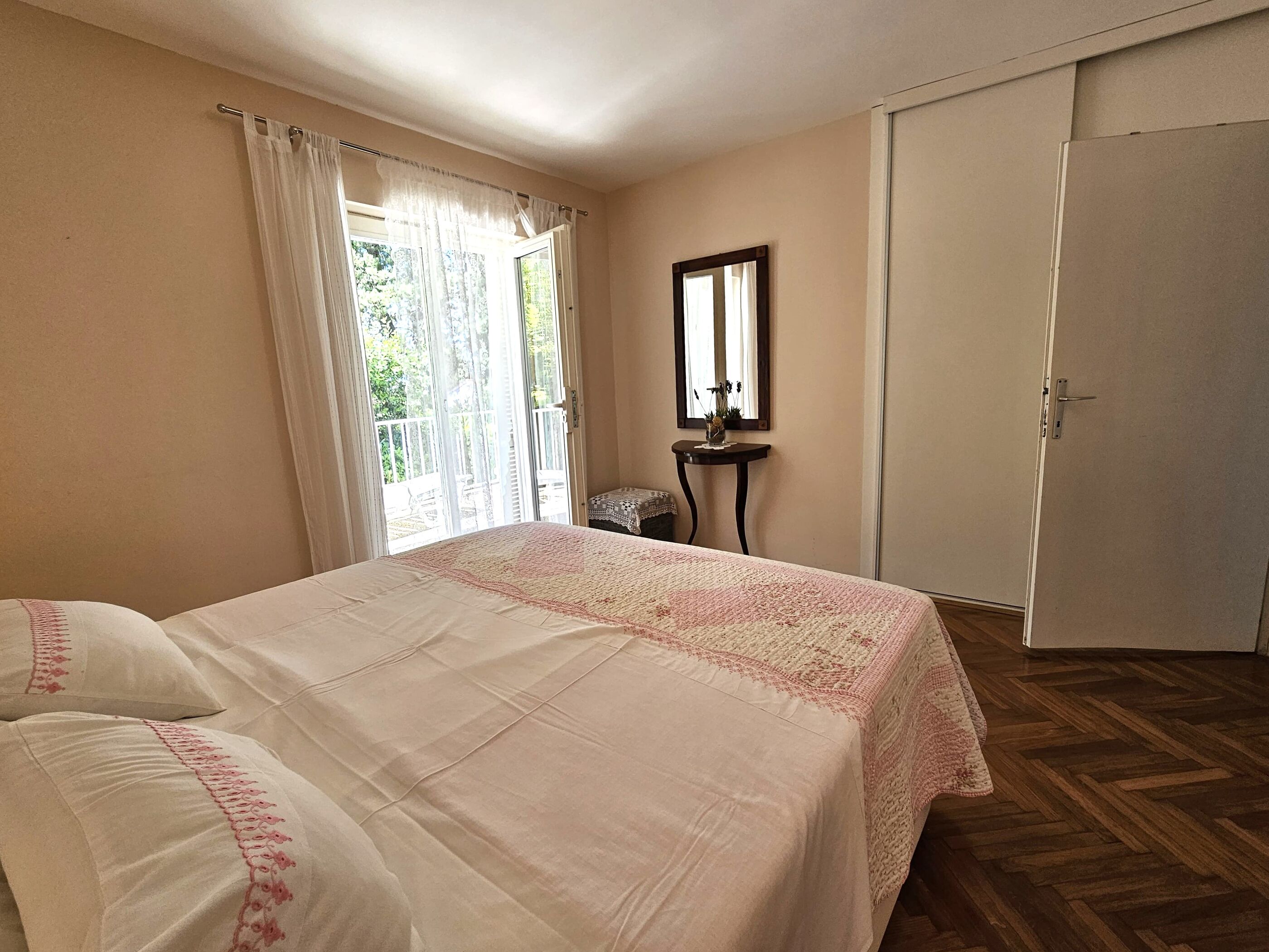 Apartments Mirko 94093-A1