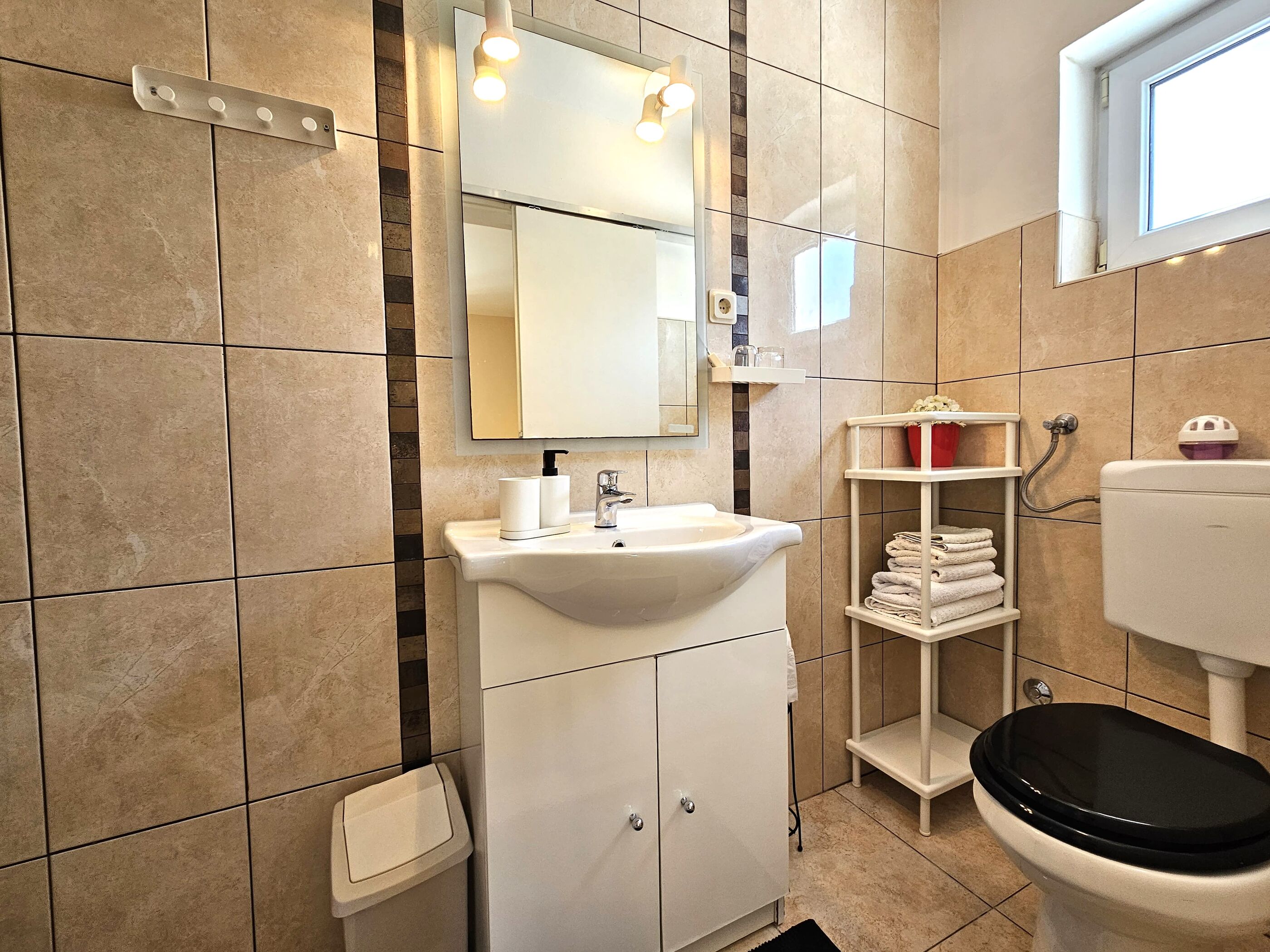 Apartments Mirko 94093-A1