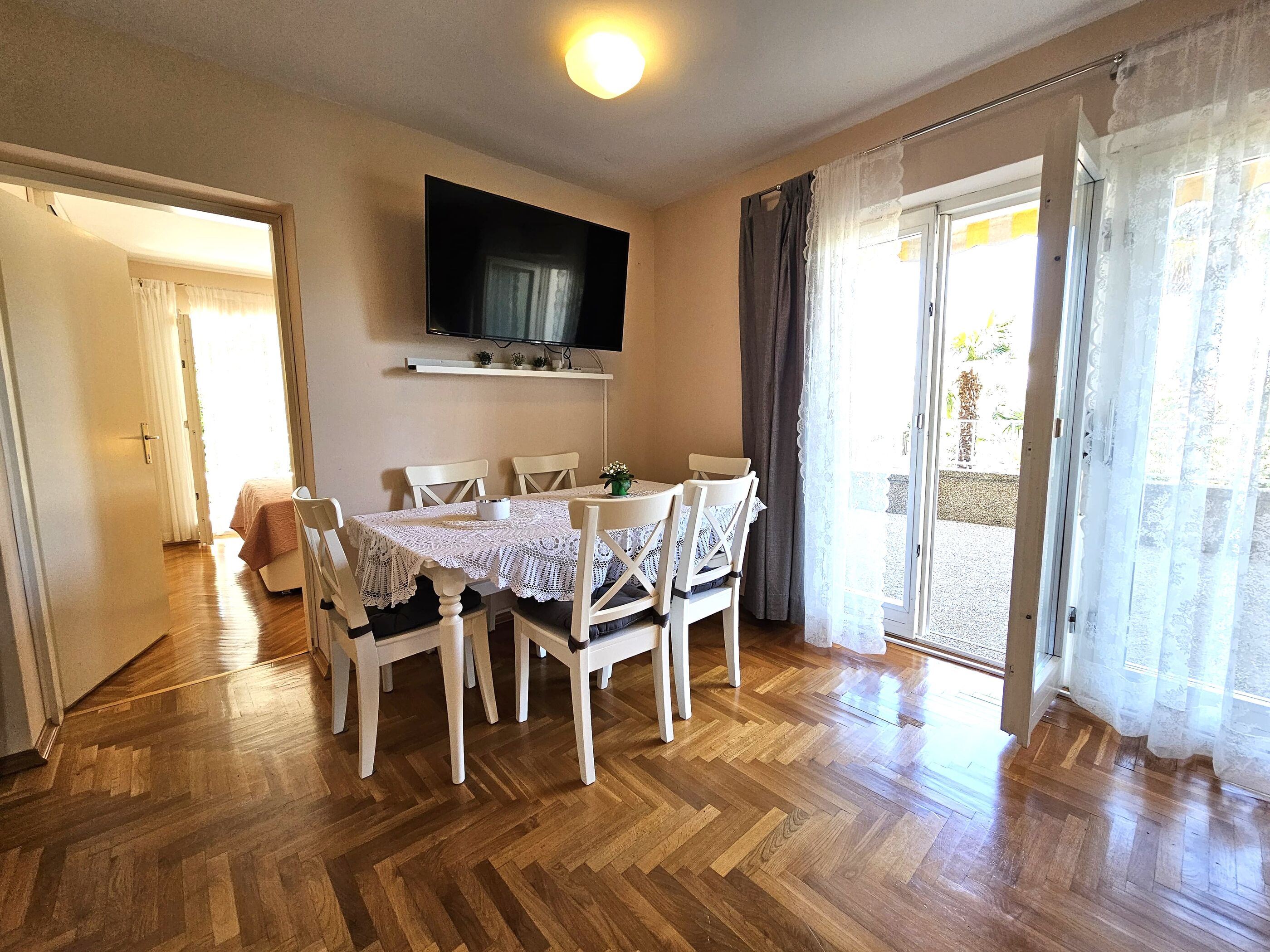 Apartments Mirko 94093-A1