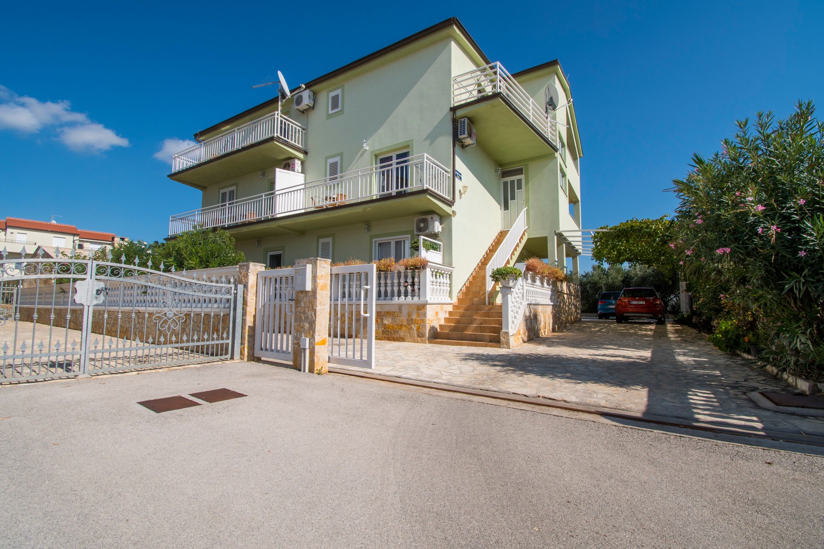 Apartments Antique Ivo 114751-A1
