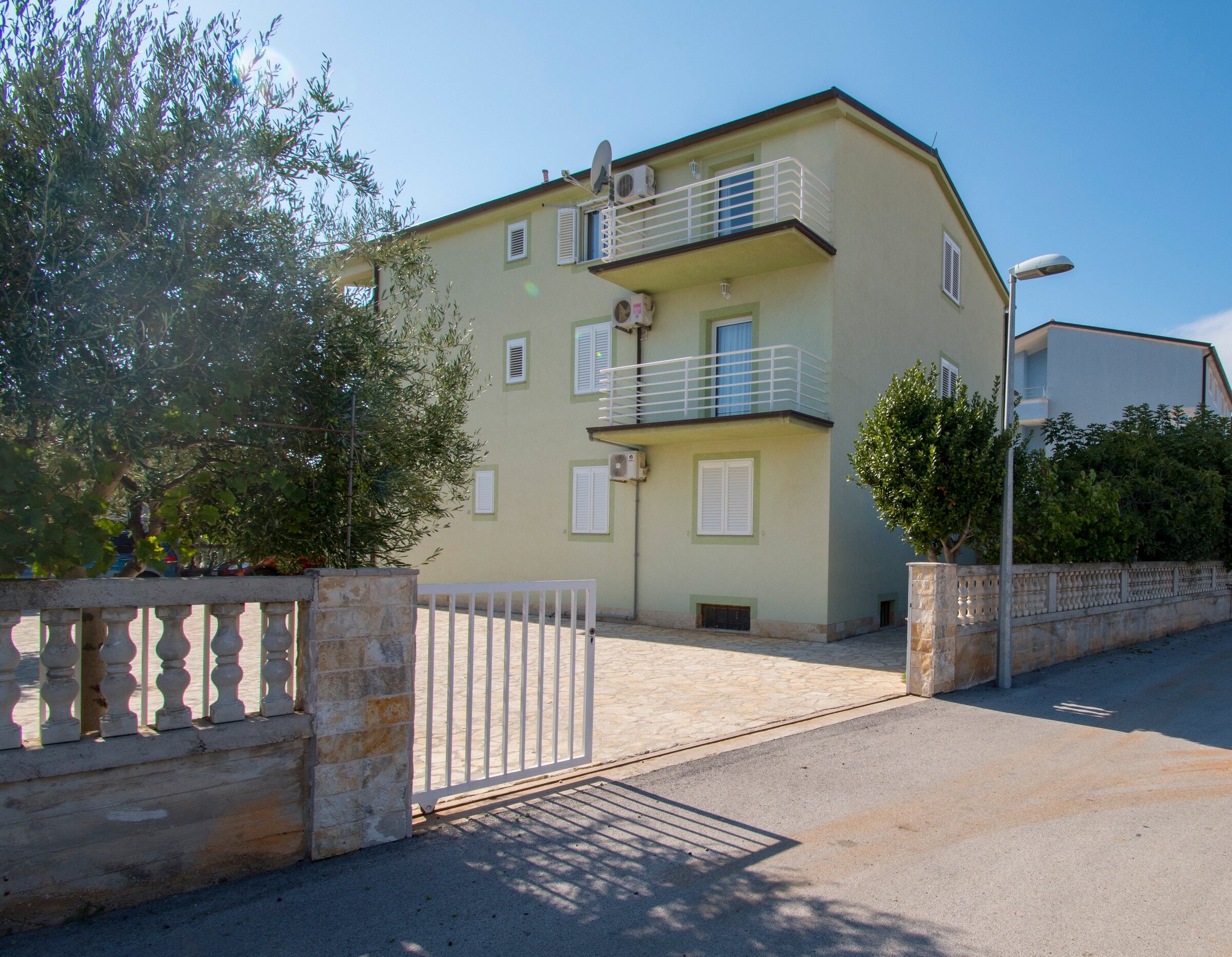 Apartments Antique Ivo 114751-A1