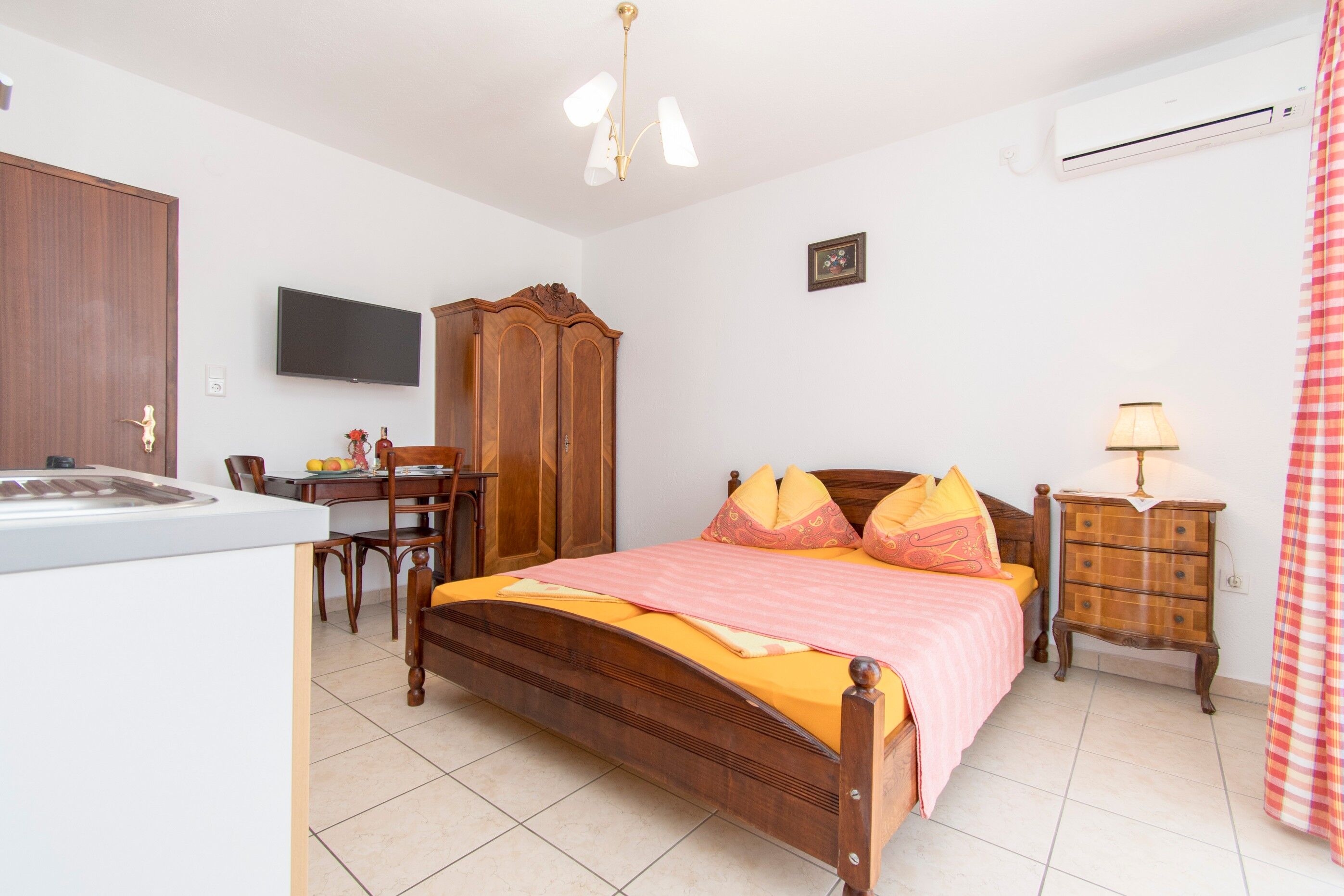 Apartments Antique Ivo 114751-A1