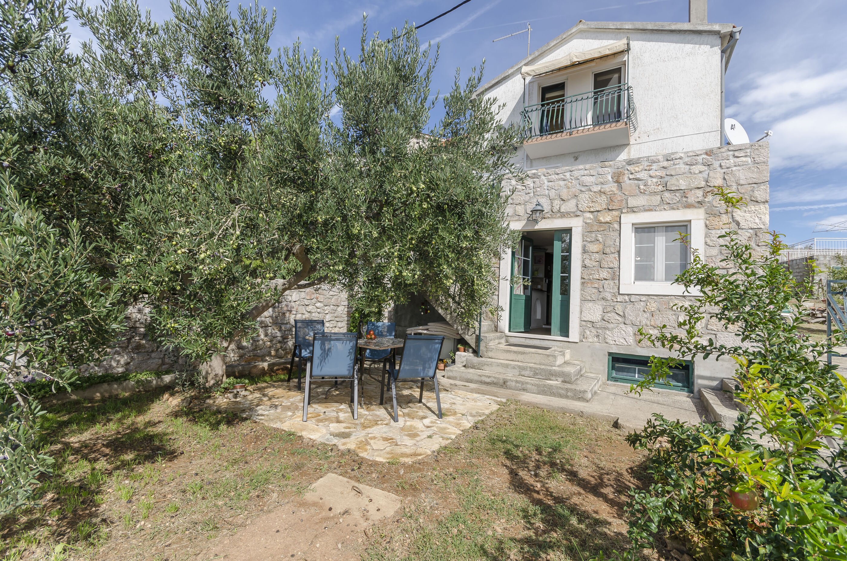 Apartman Island memories A1