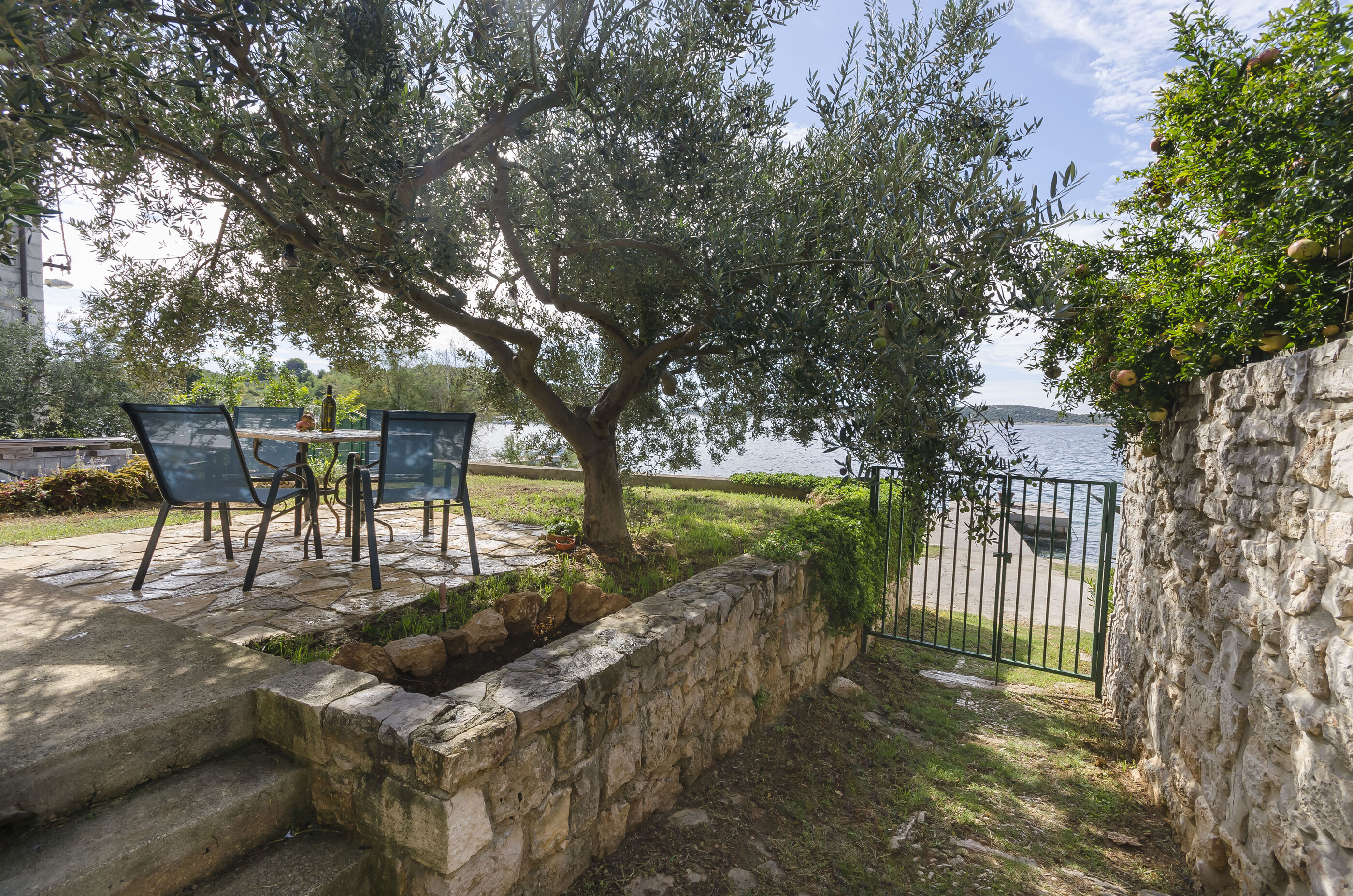 Apartman Island memories A1