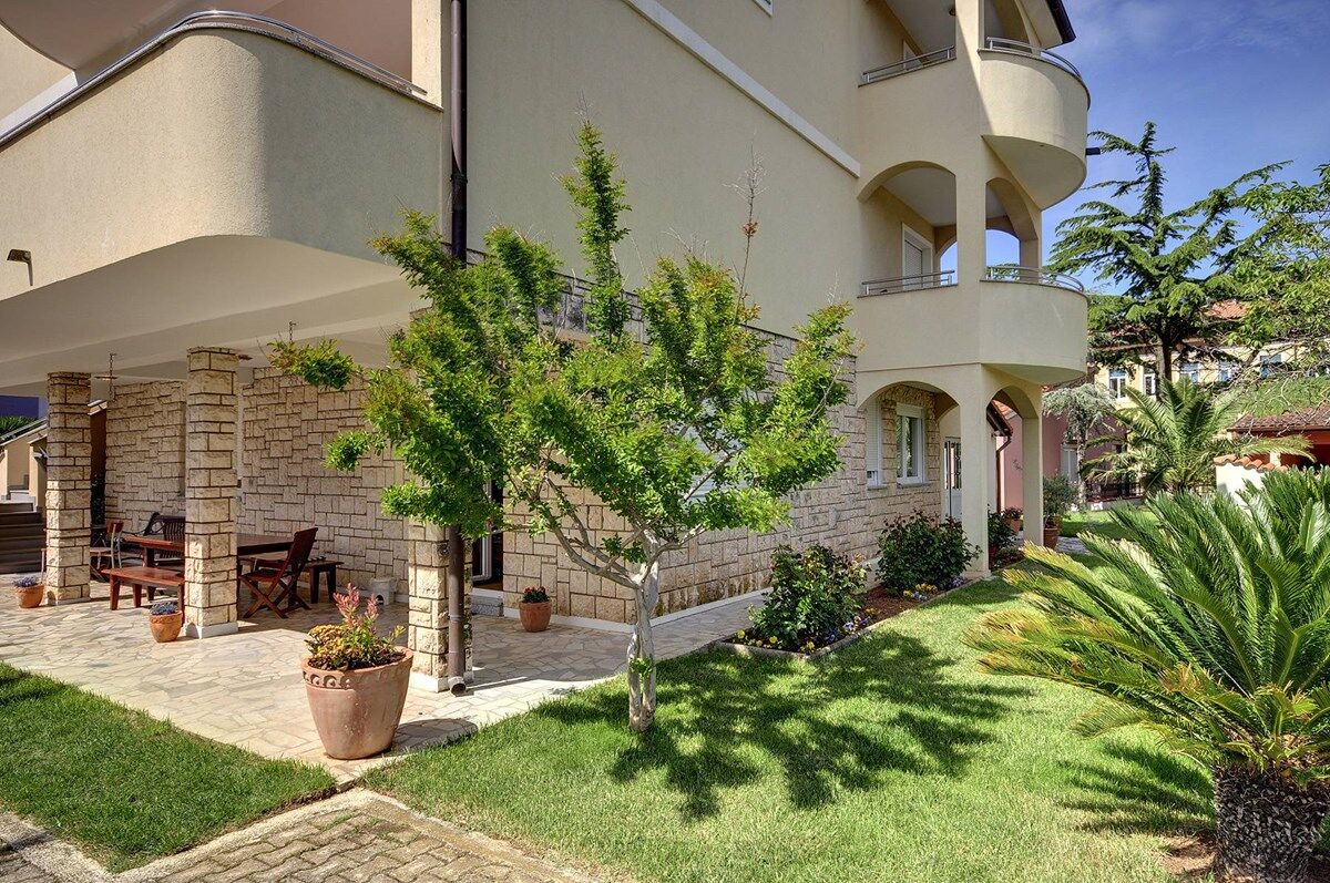 Apartments Villa Delia 16841-A2