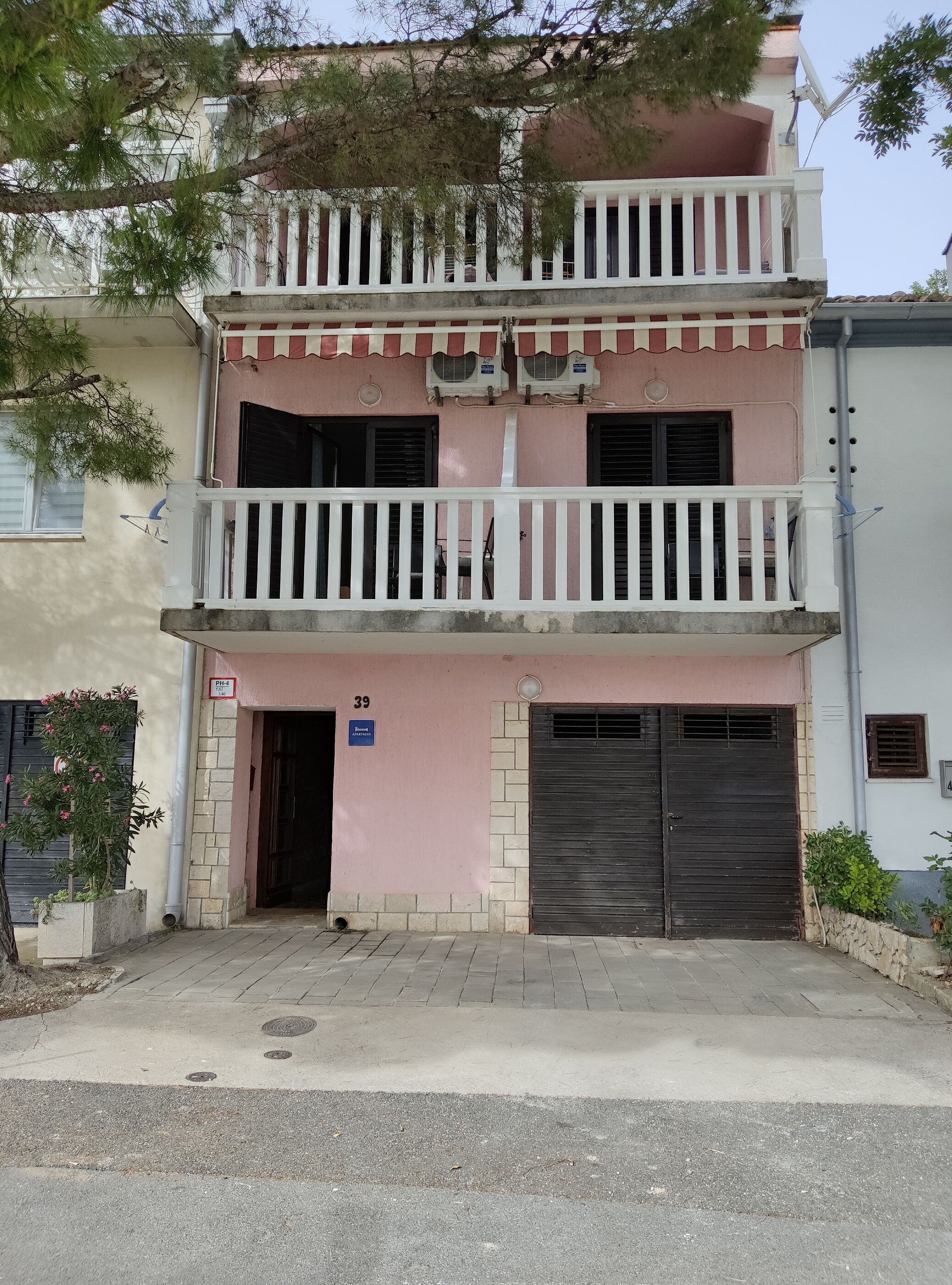 Apartments Ani 108851-A2