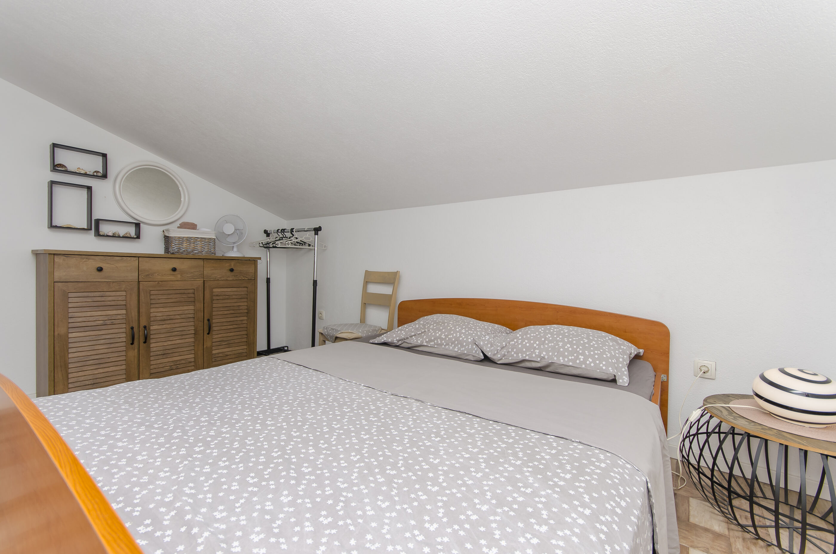 Apartments Snjezana 61211-A1