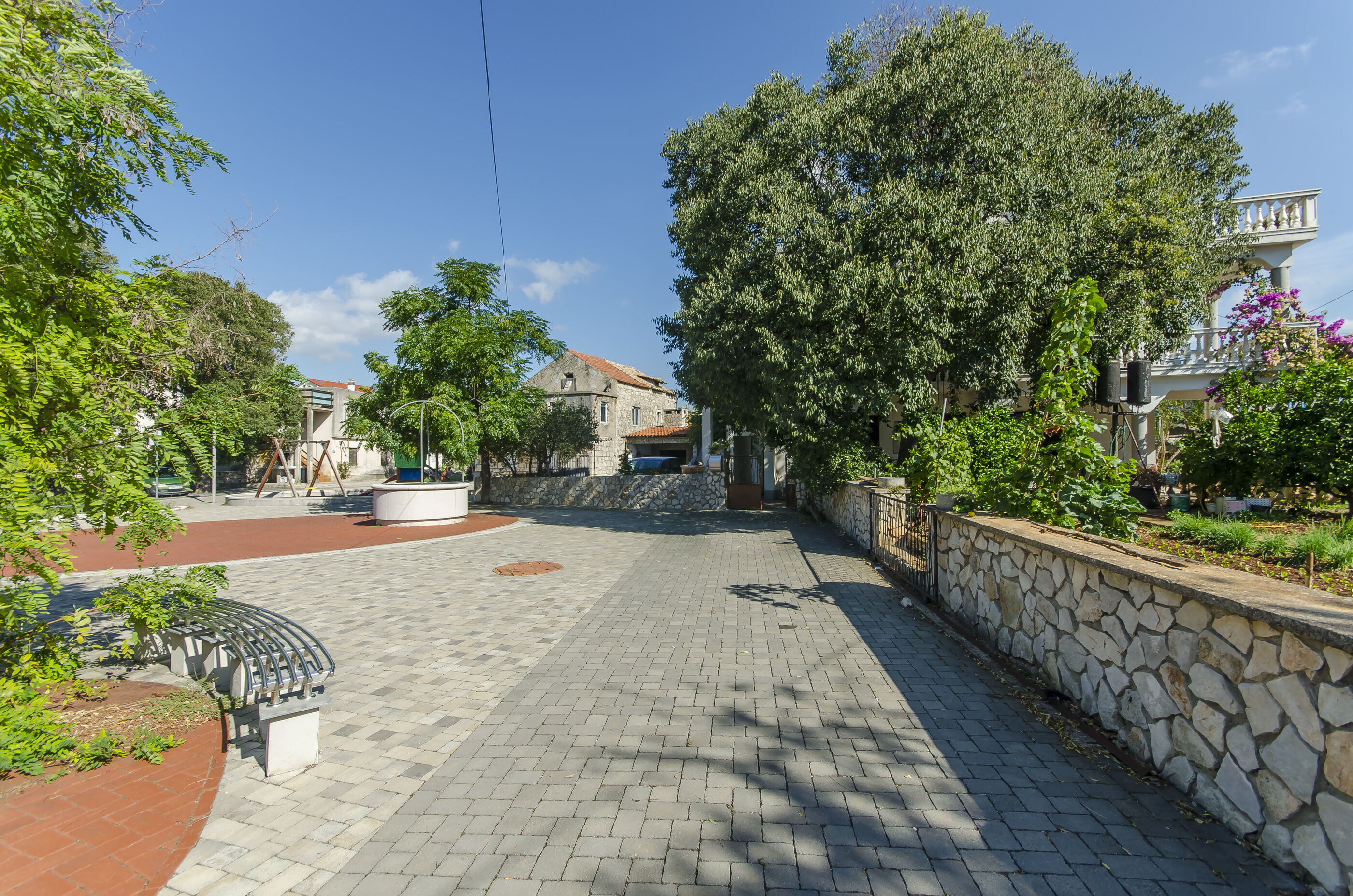 Apartments Snjezana 61211-A2
