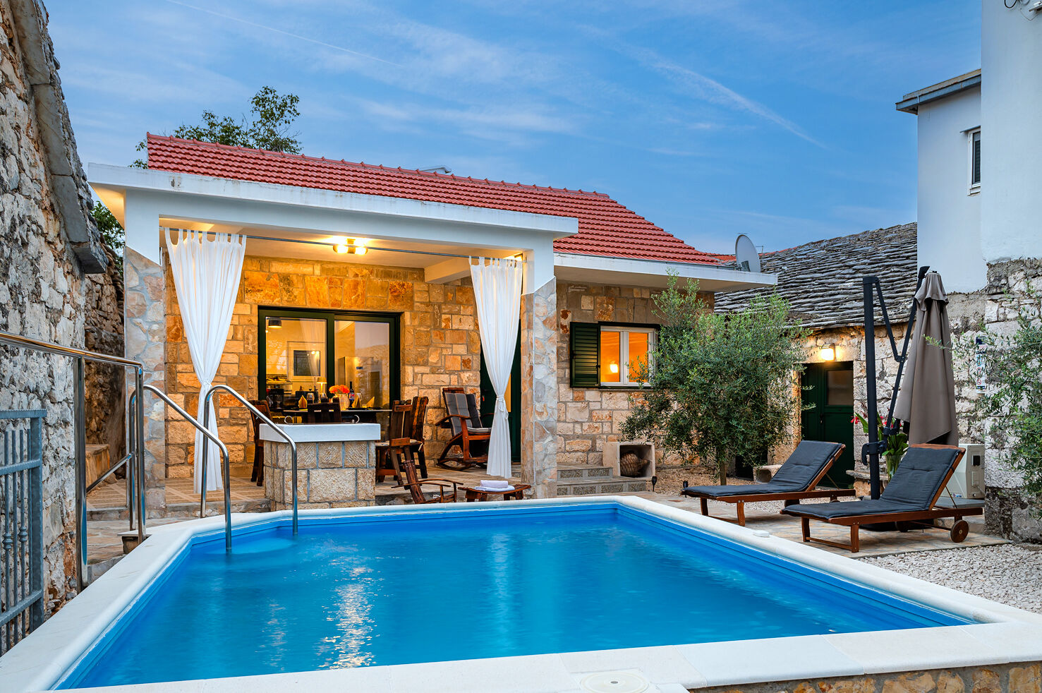 Villa Romantic Oasis V4522-K1