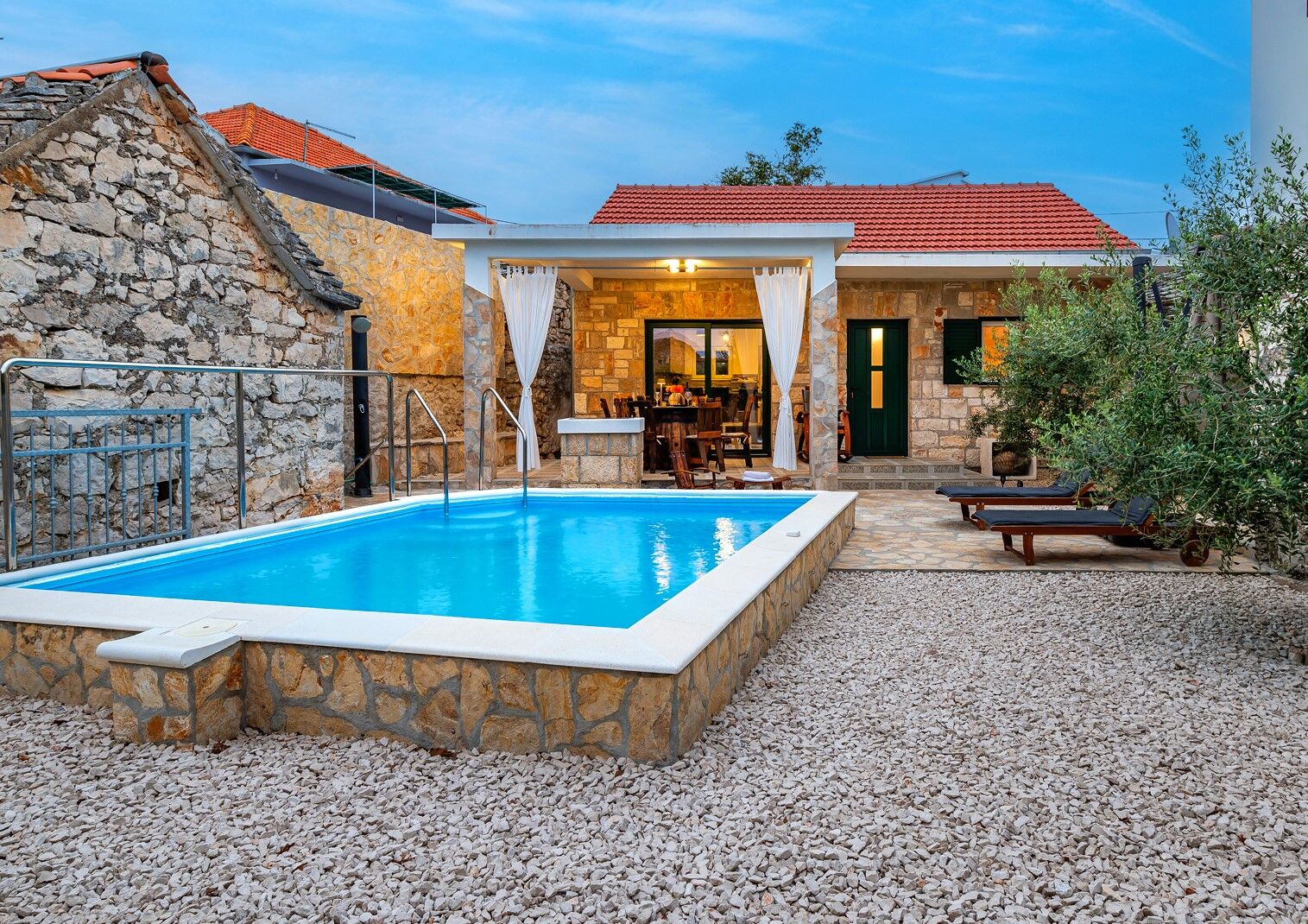 Villa Romantic Oasis V4522-K1
