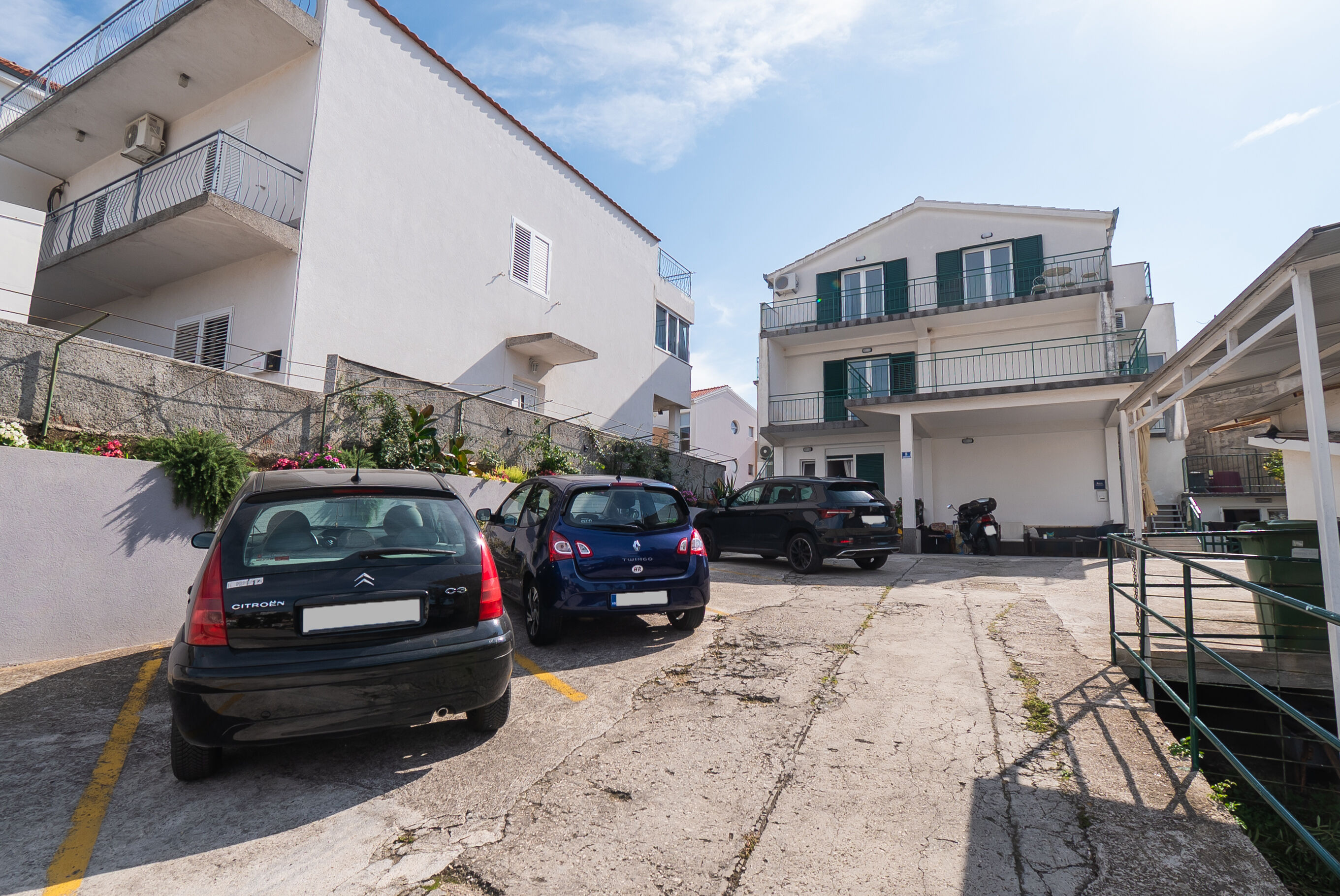 Apartments Polly 49951-A3