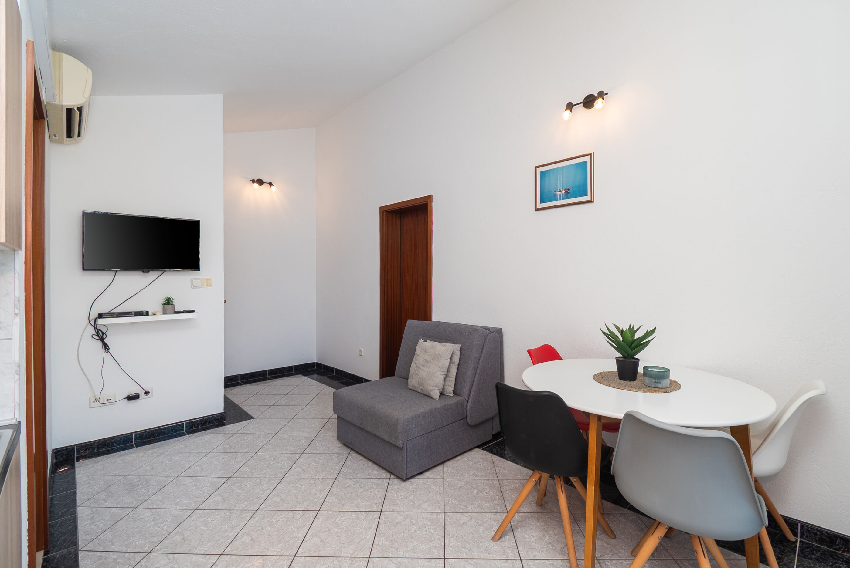 Apartments Polly 49951-A3