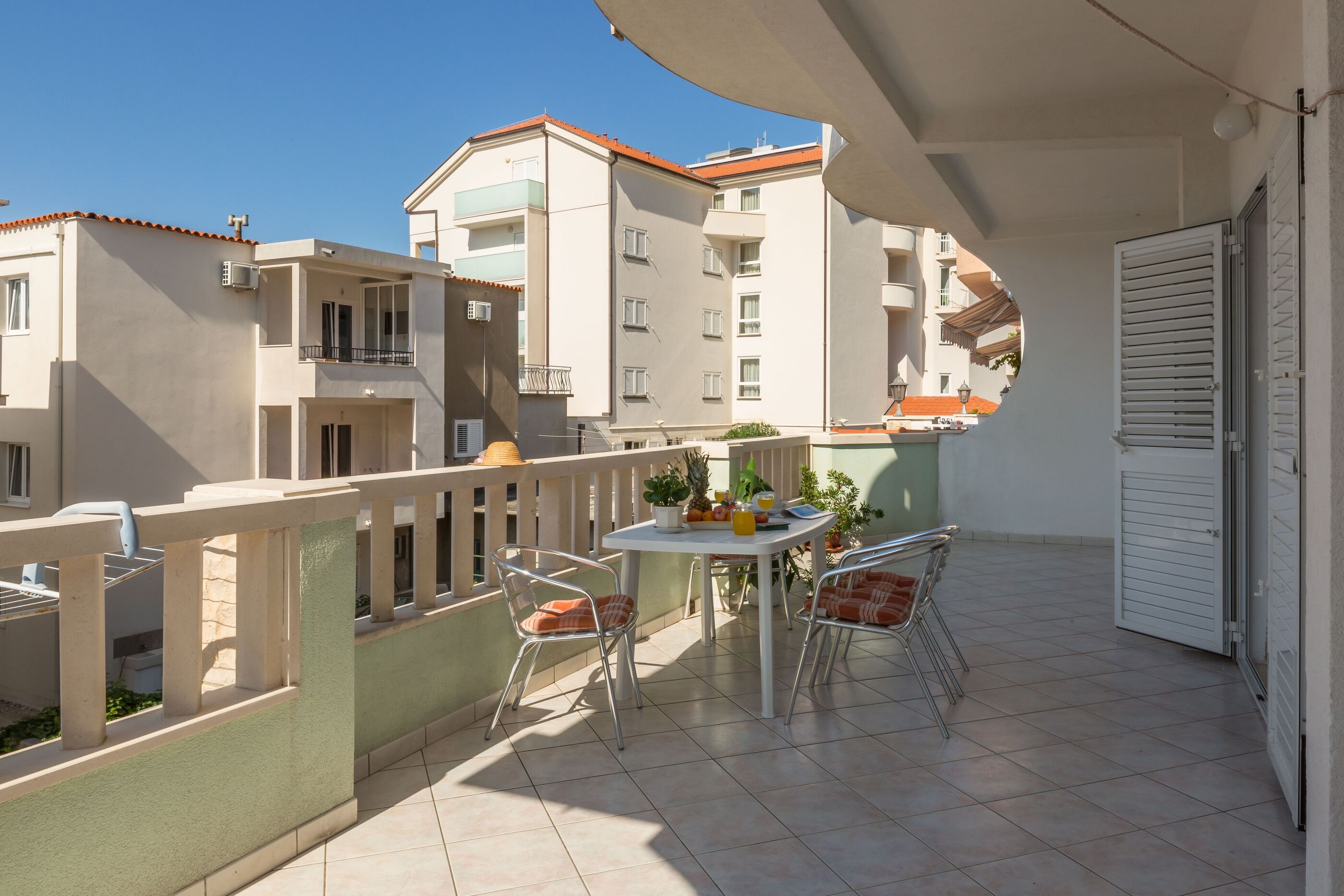Apartments and Rooms Happiness 112801-A2