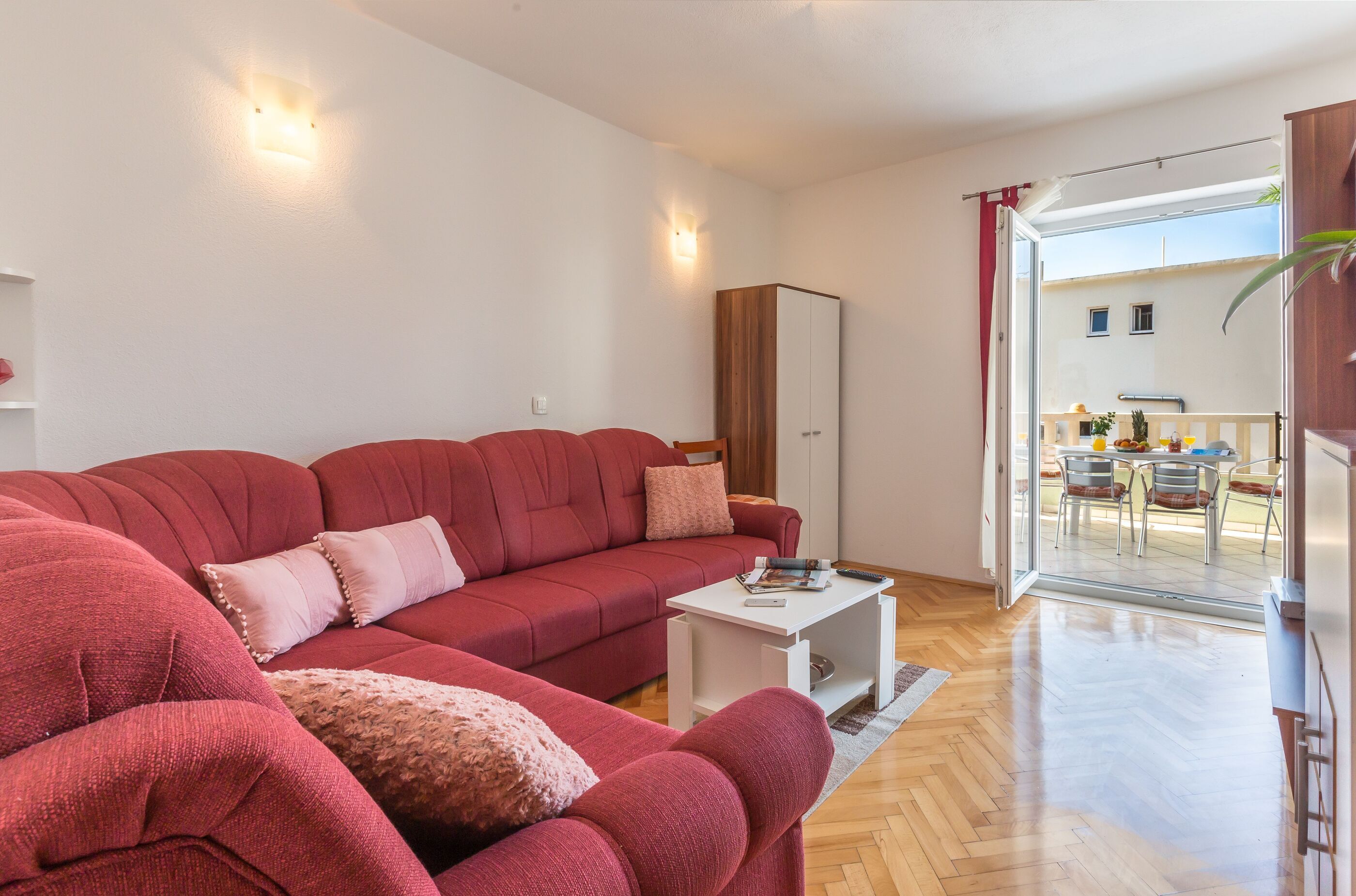 Apartments and Rooms Happiness 112801-A2