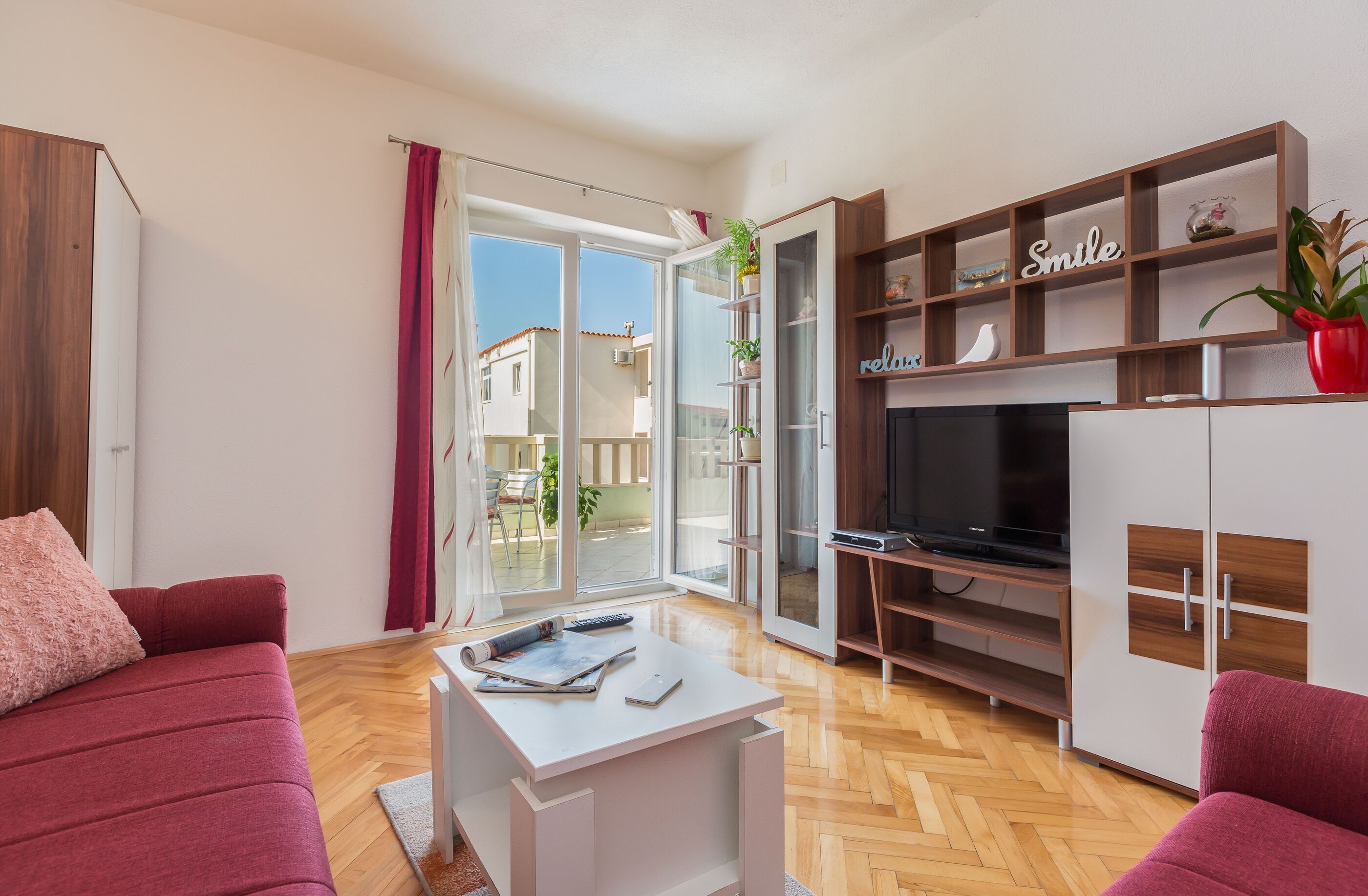 Apartments and Rooms Happiness 112801-A2