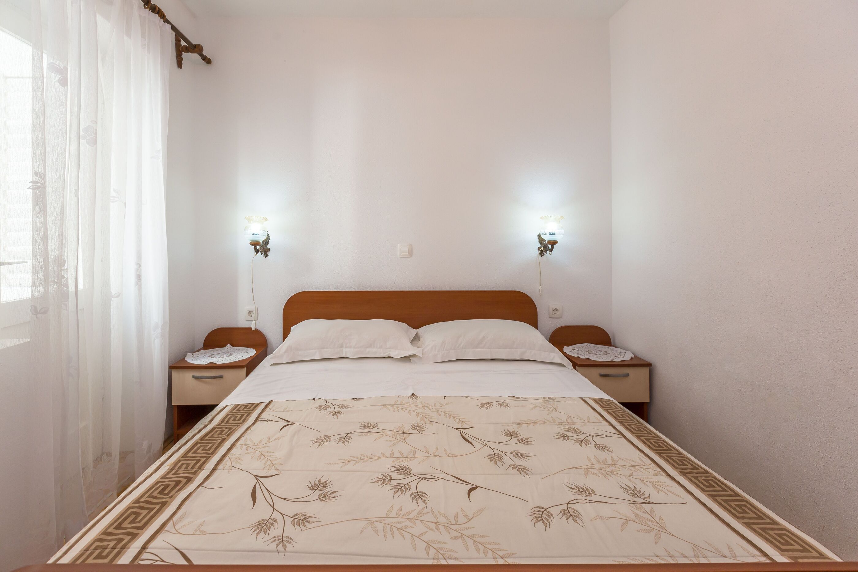 Apartments and Rooms Happiness 112801-A2