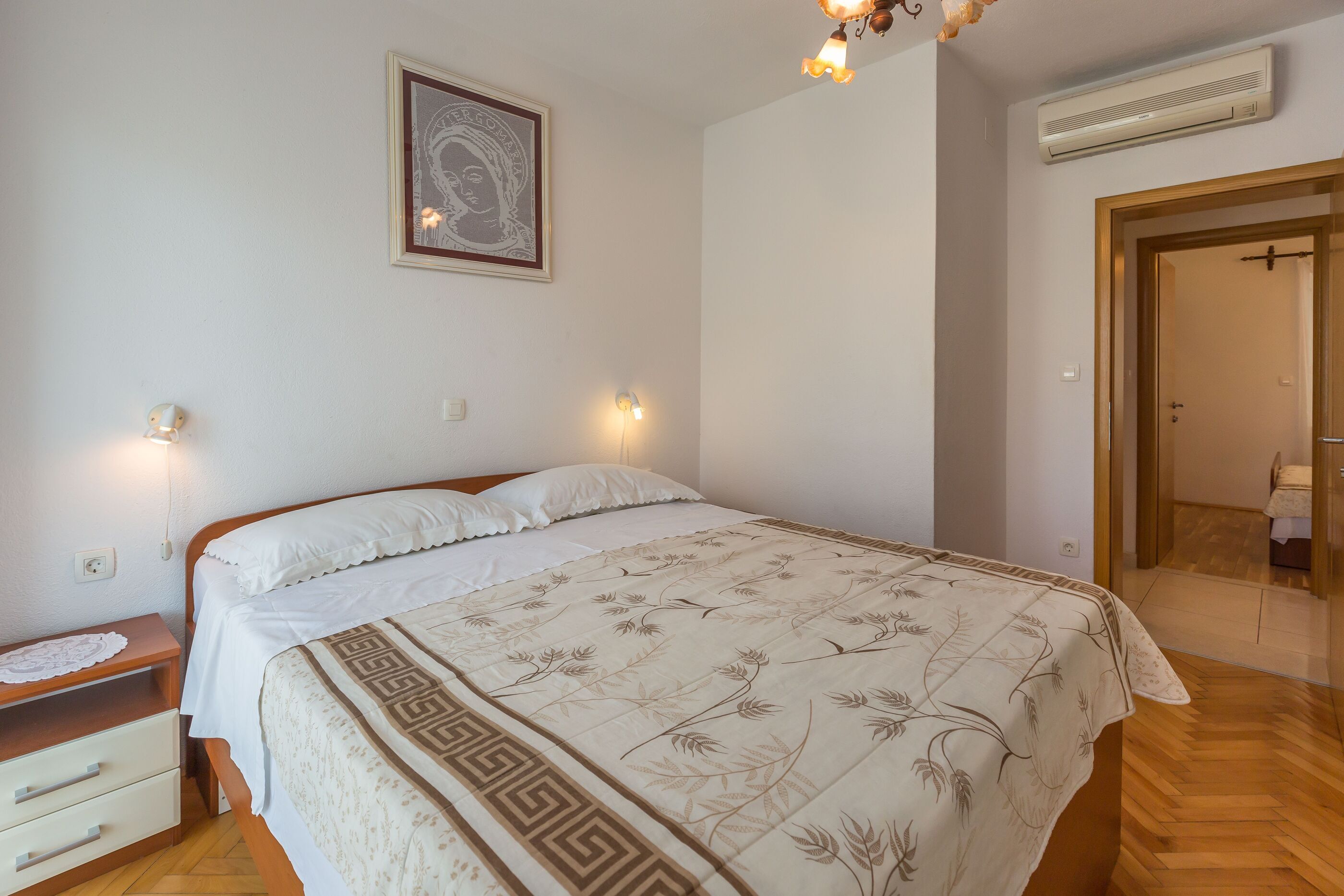 Apartments and Rooms Happiness 112801-A2