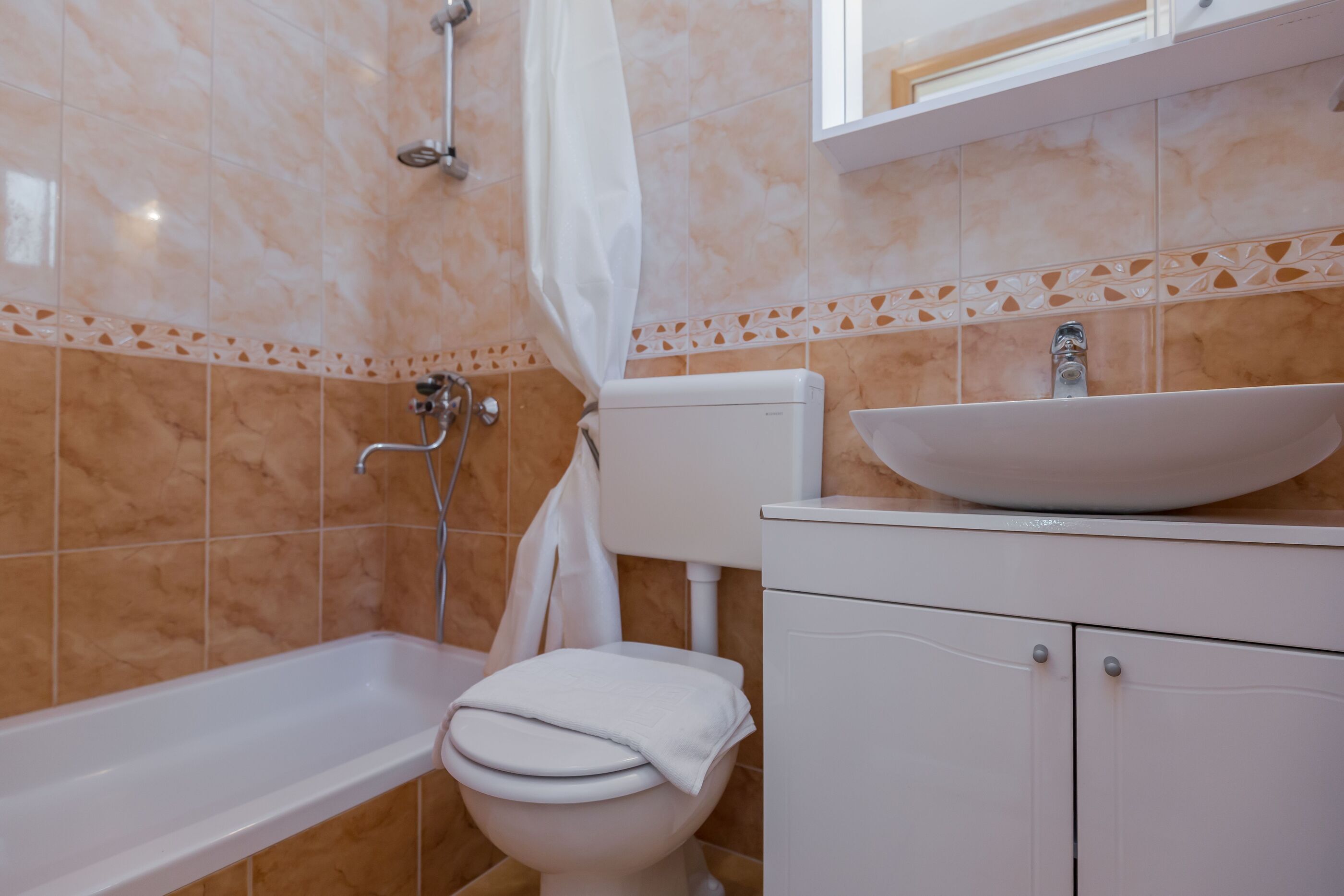 Apartments and Rooms Happiness 112801-A2