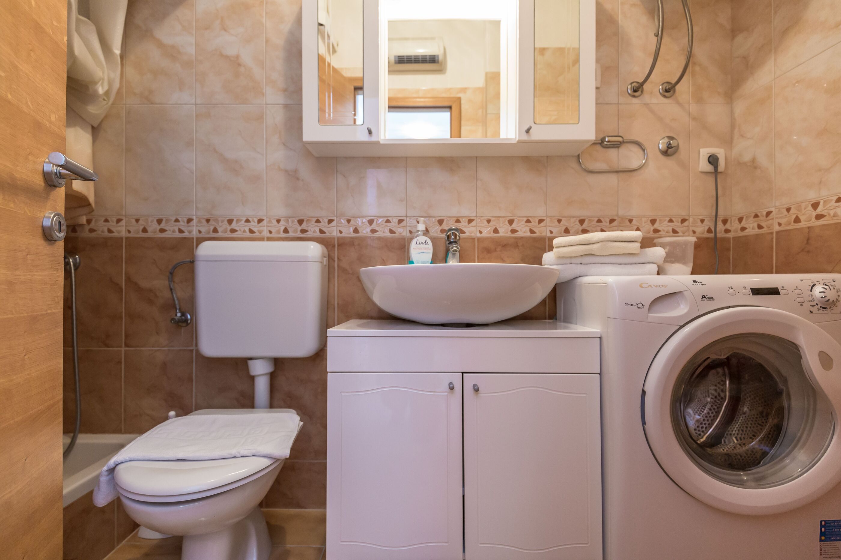 Apartments and Rooms Happiness 112801-A2