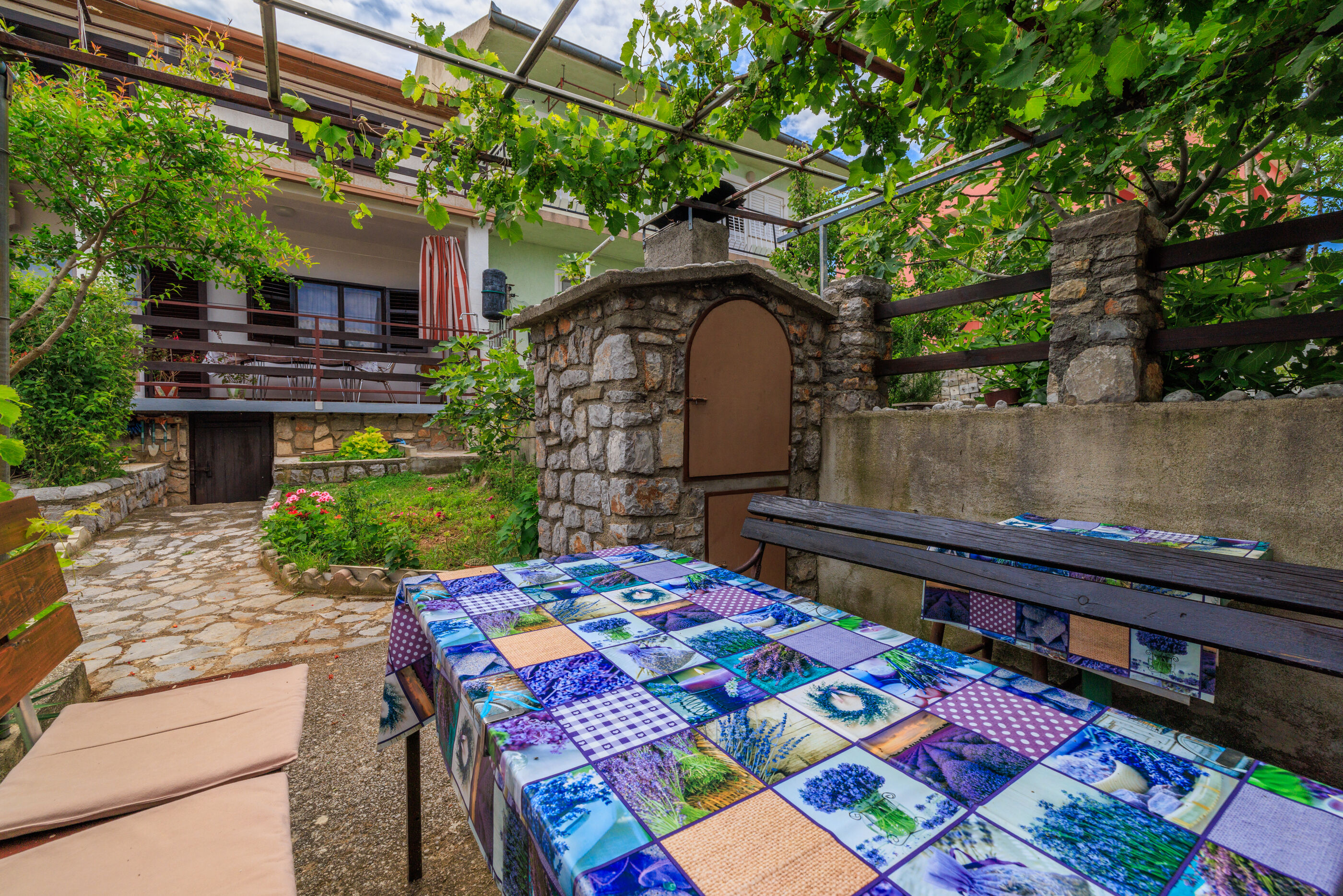Apartments Zvonimir 60421-A1