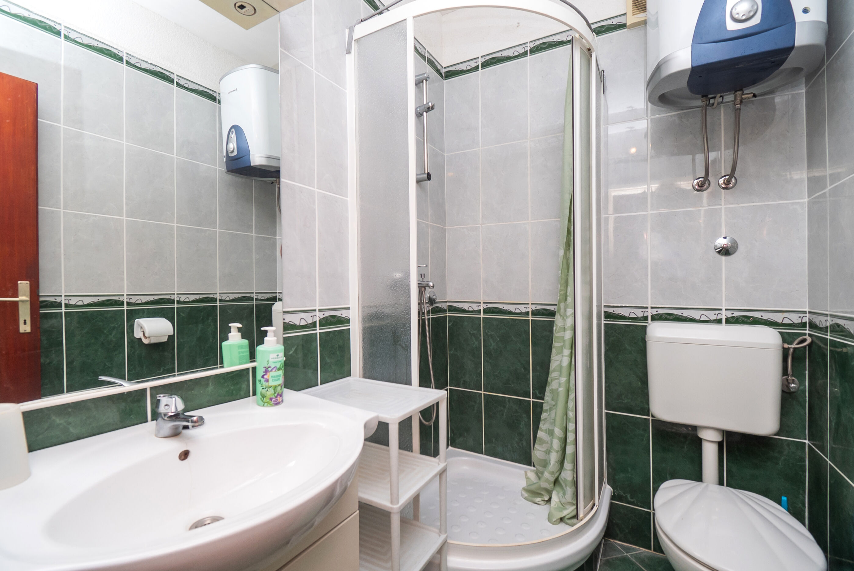 Apartment and Rooms Radojka 40963-A1