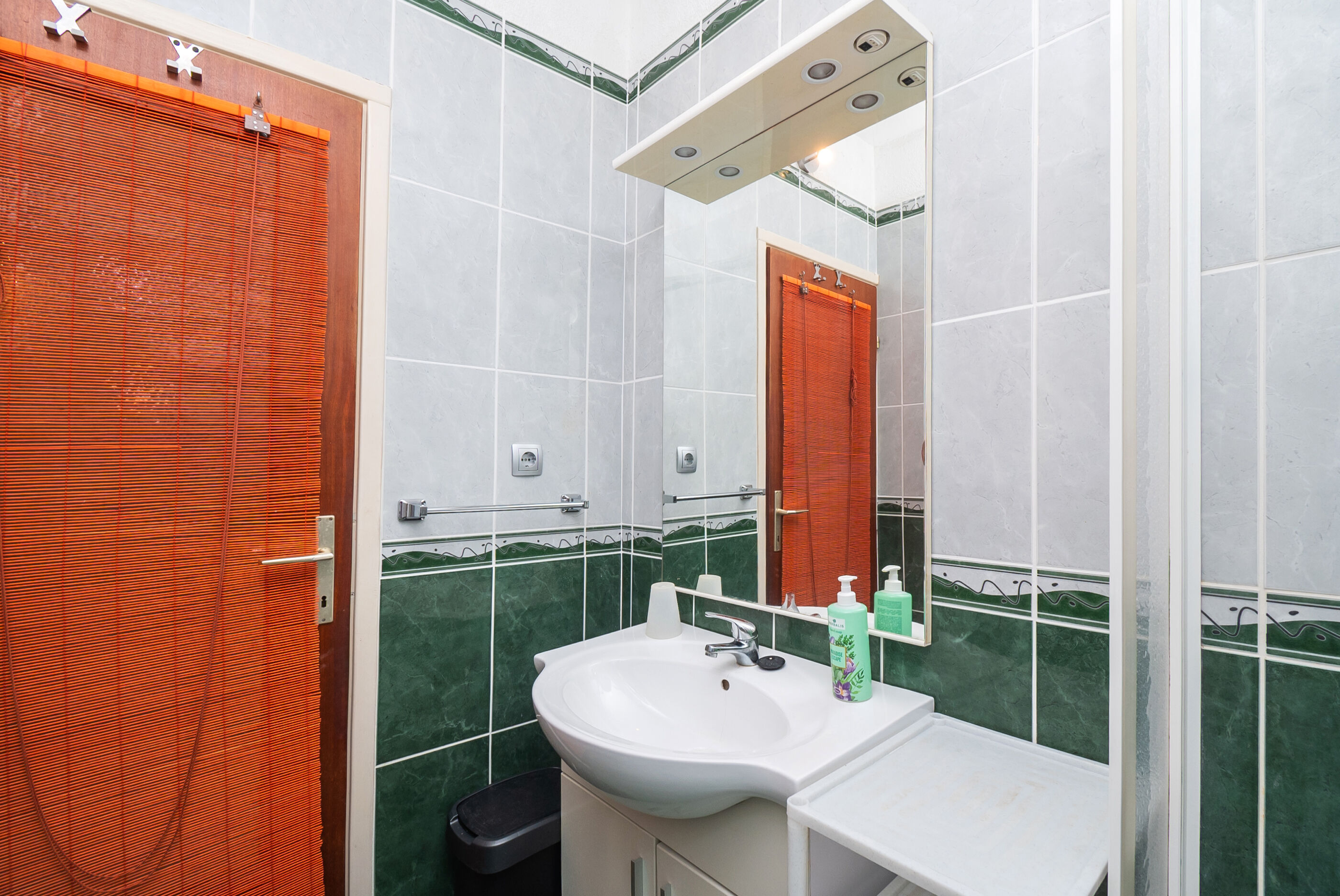 Apartment and Rooms Radojka 40963-A1