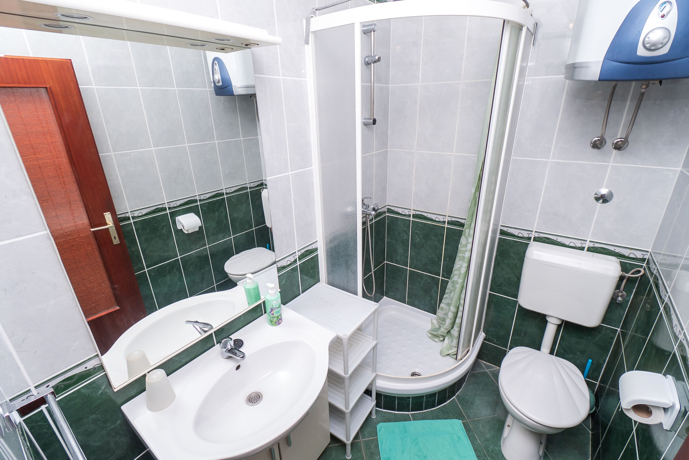 Apartment and Rooms Radojka 40963-A1