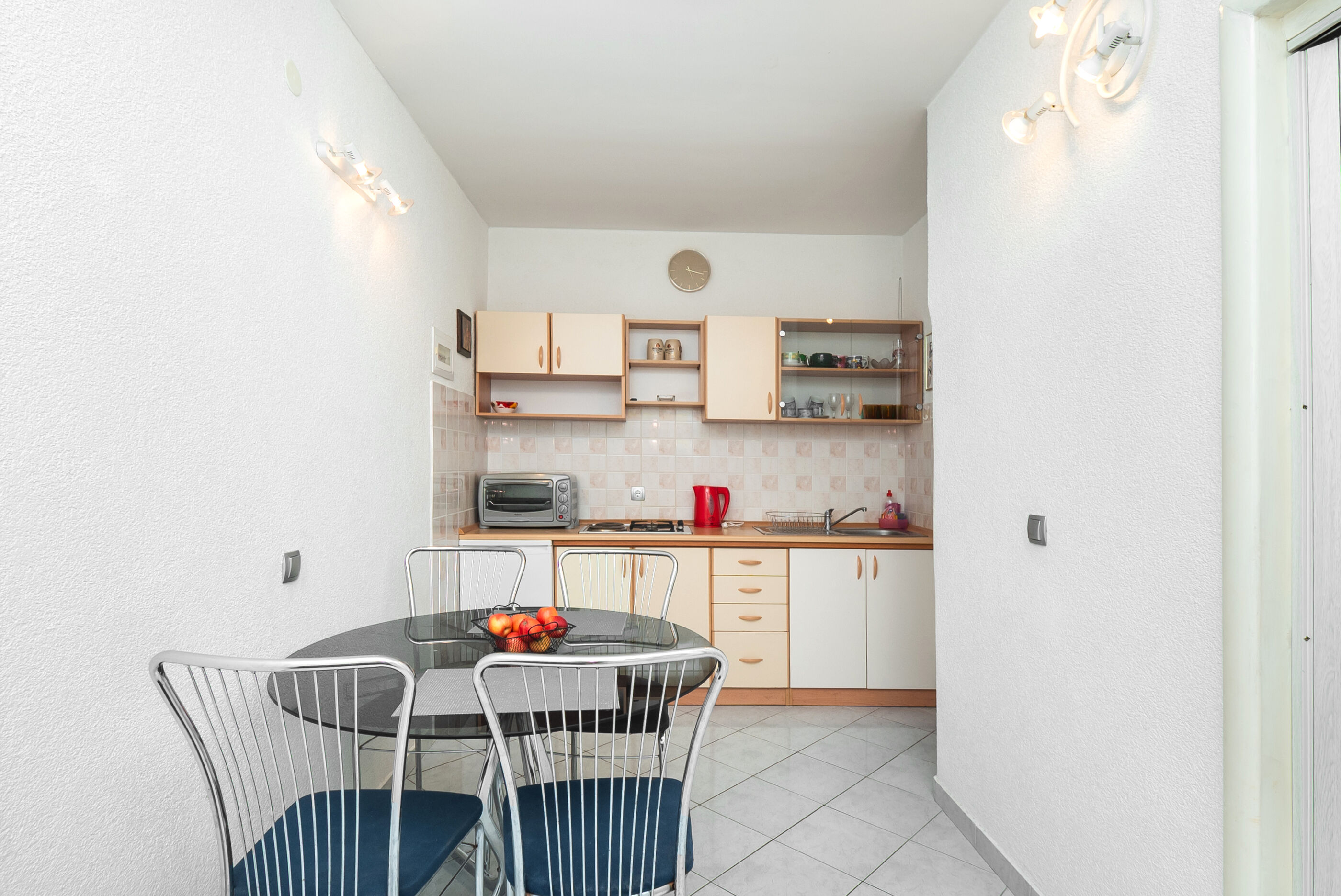 Apartment and Rooms Radojka 40963-A1