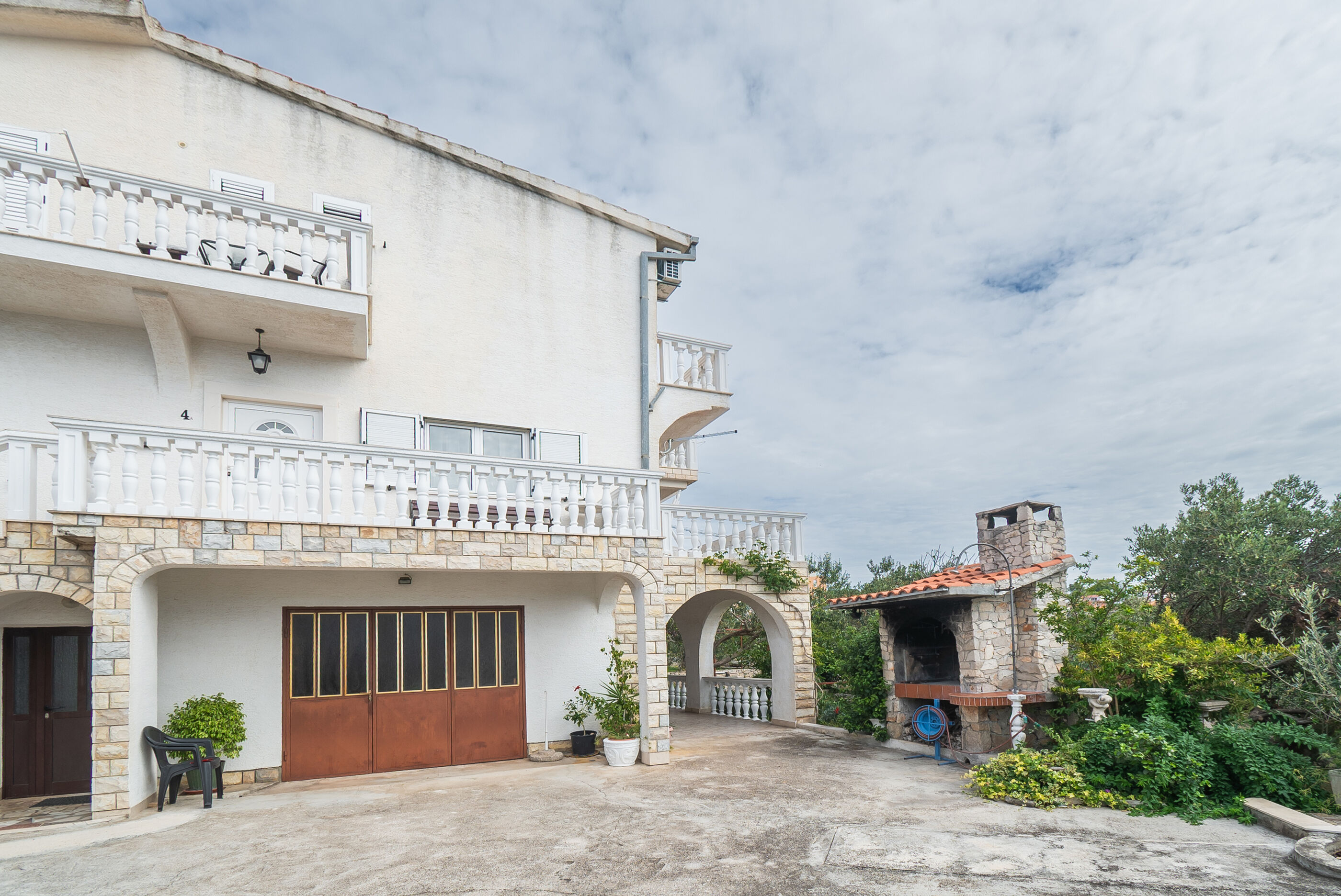 Apartment and Rooms Radojka 40963-A1