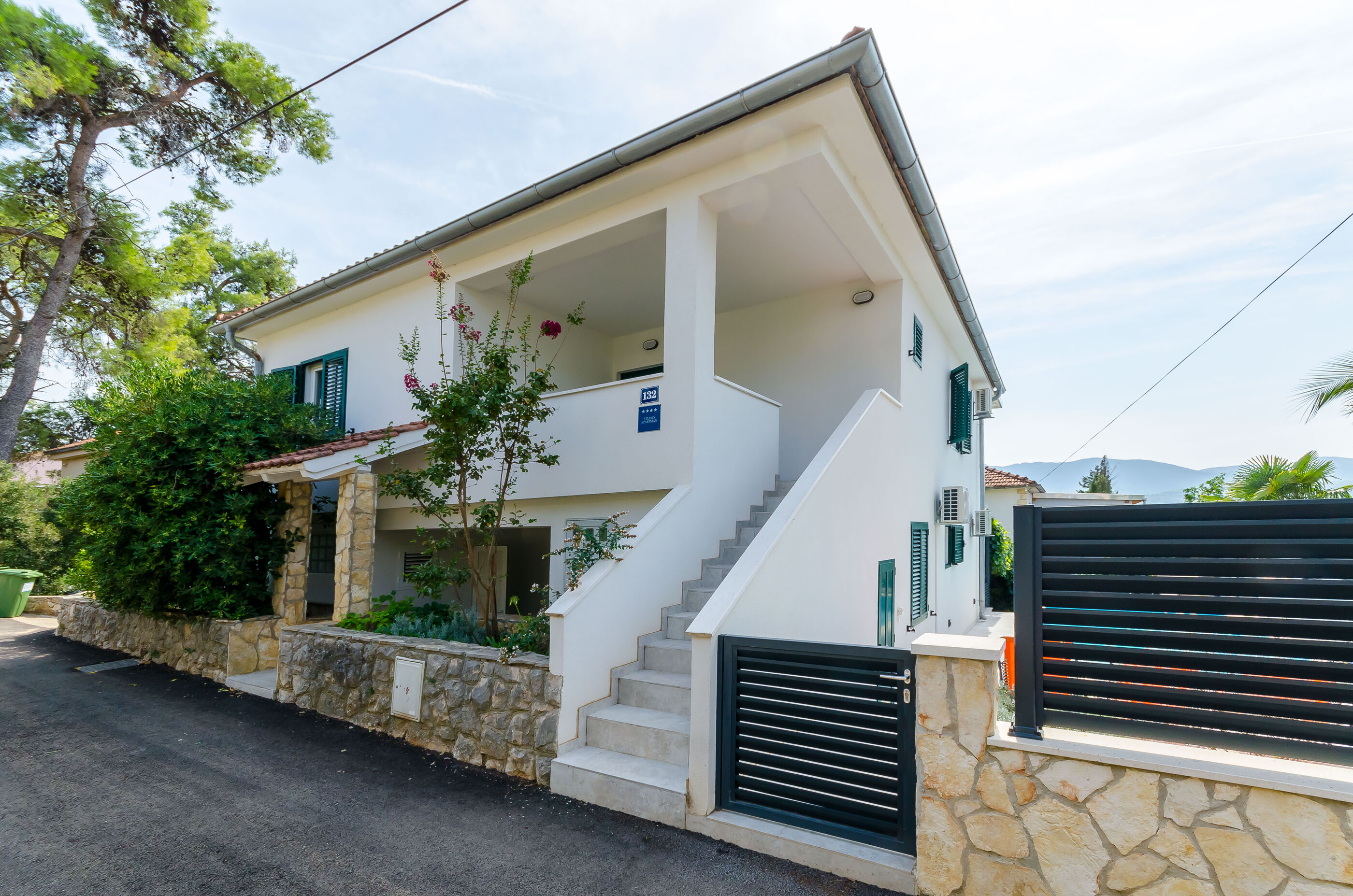 Apartments Pleasures 91051-A1