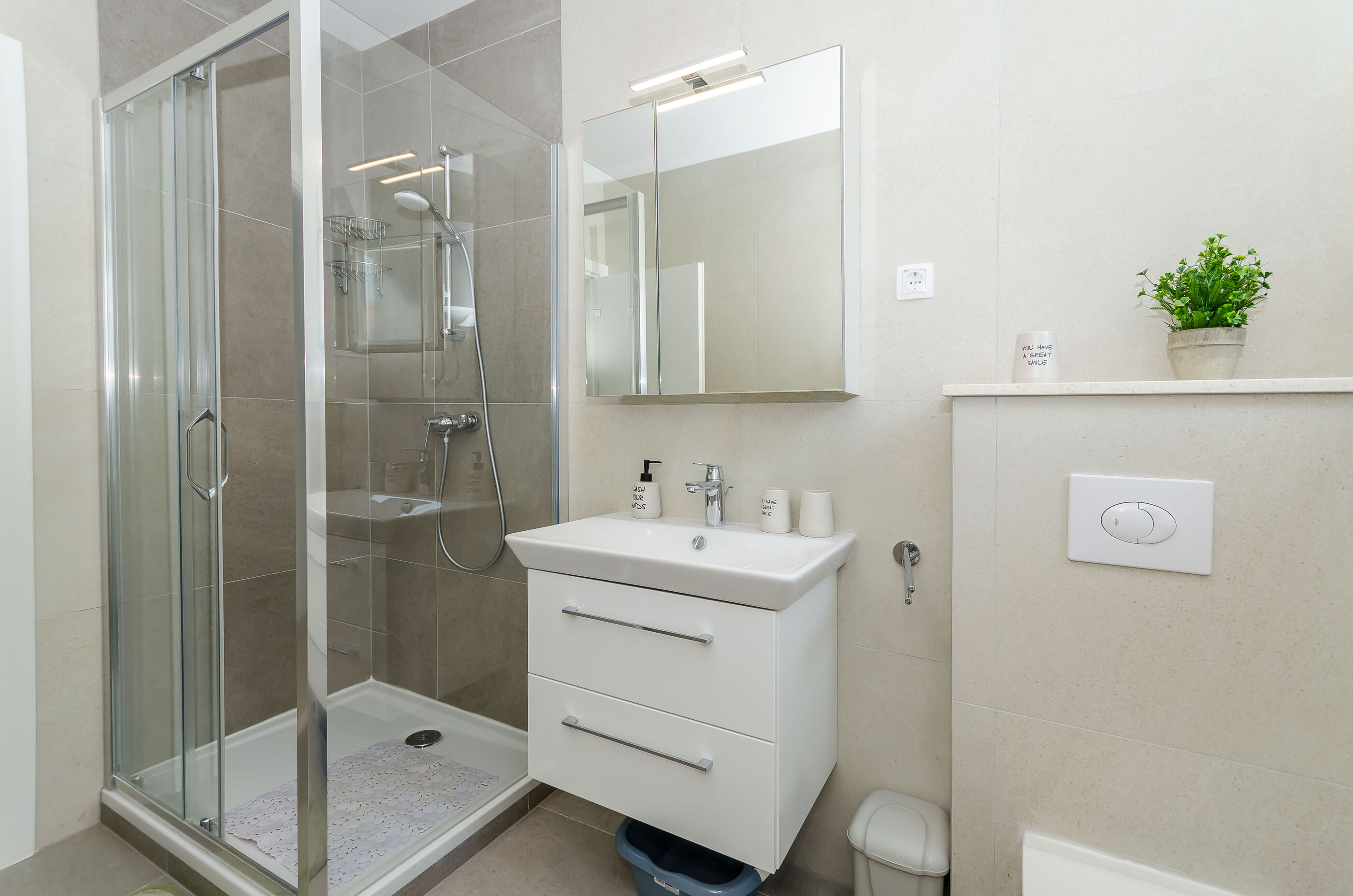 Apartments Pleasures 91051-A1