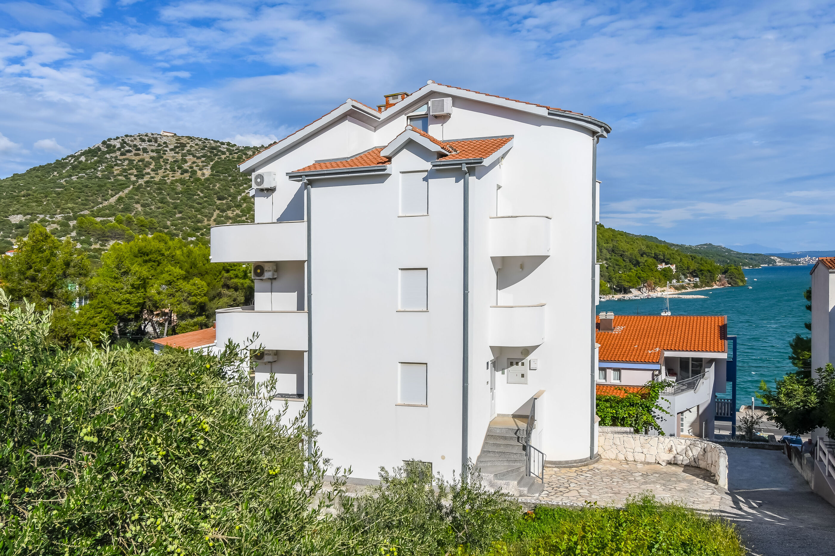 Apartments Jakov 32601-A1