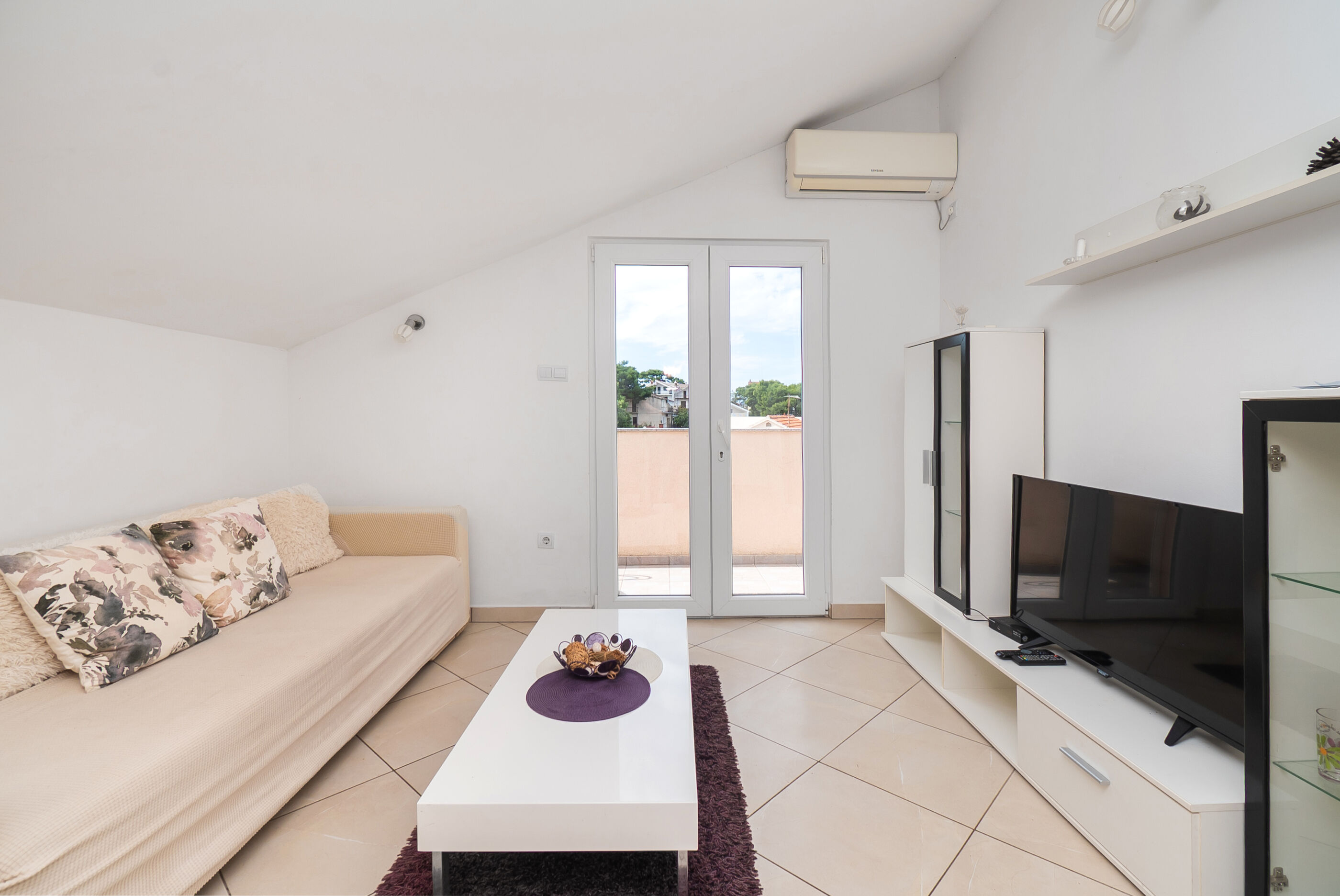 Apartments Sara 114991-A2