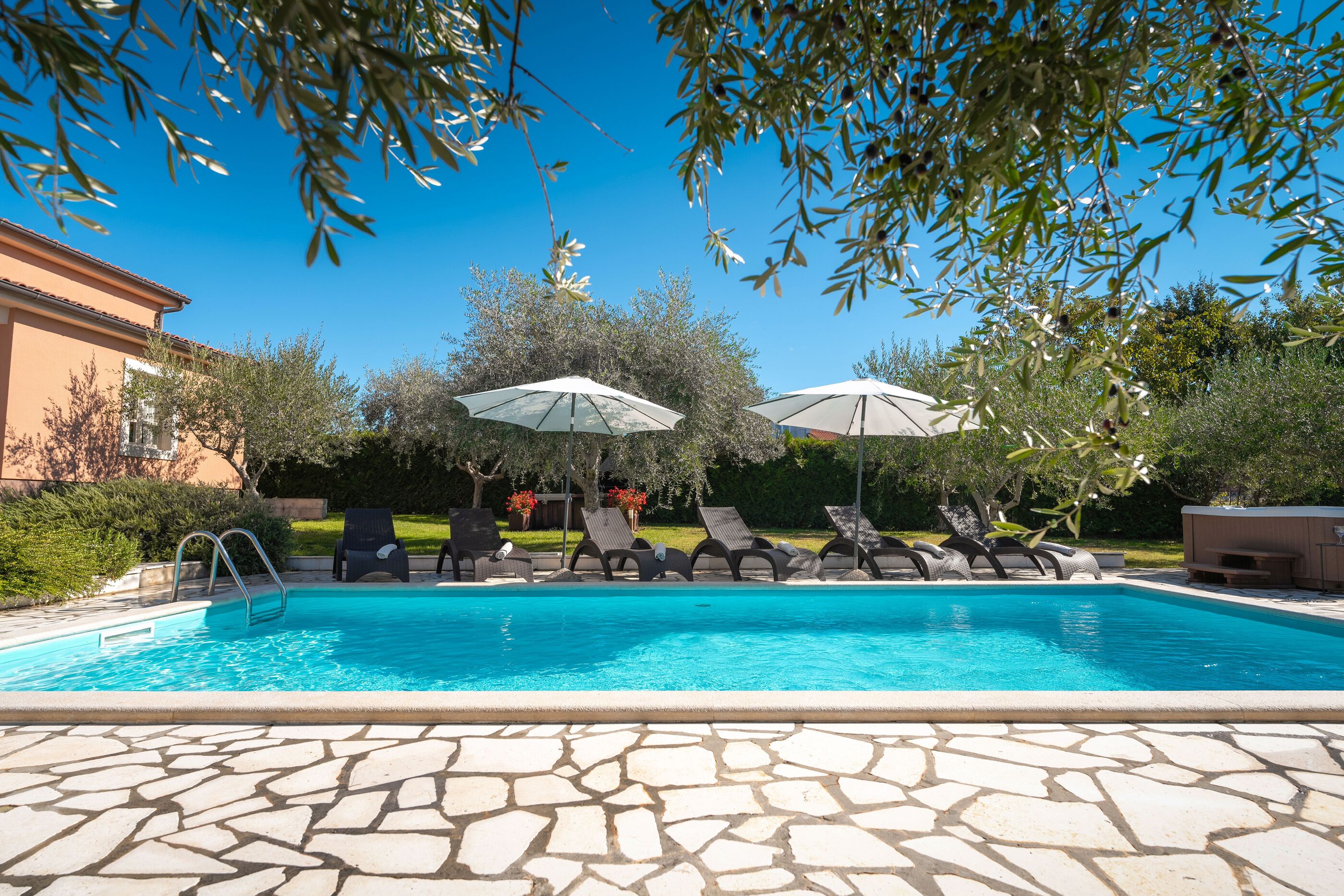 House Casa Clara 91304-K1