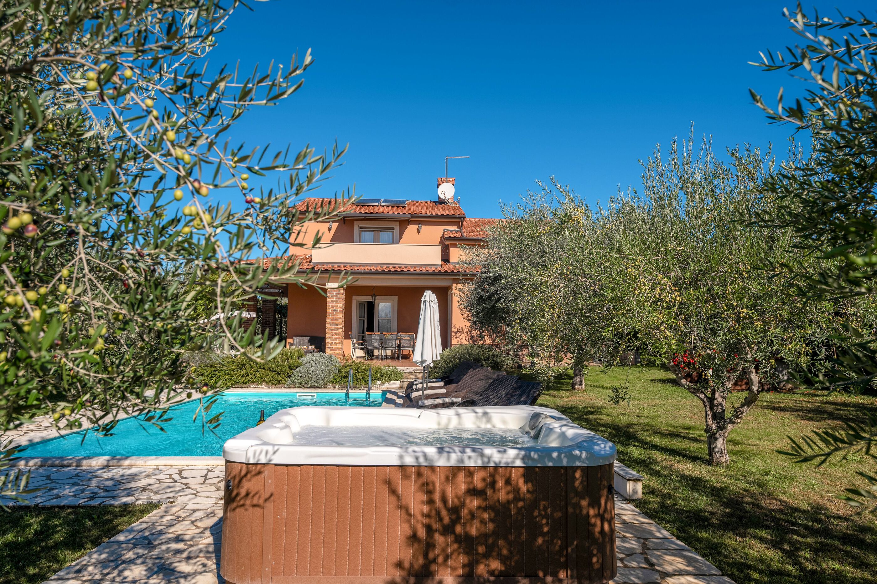 House Casa Clara 91304-K1