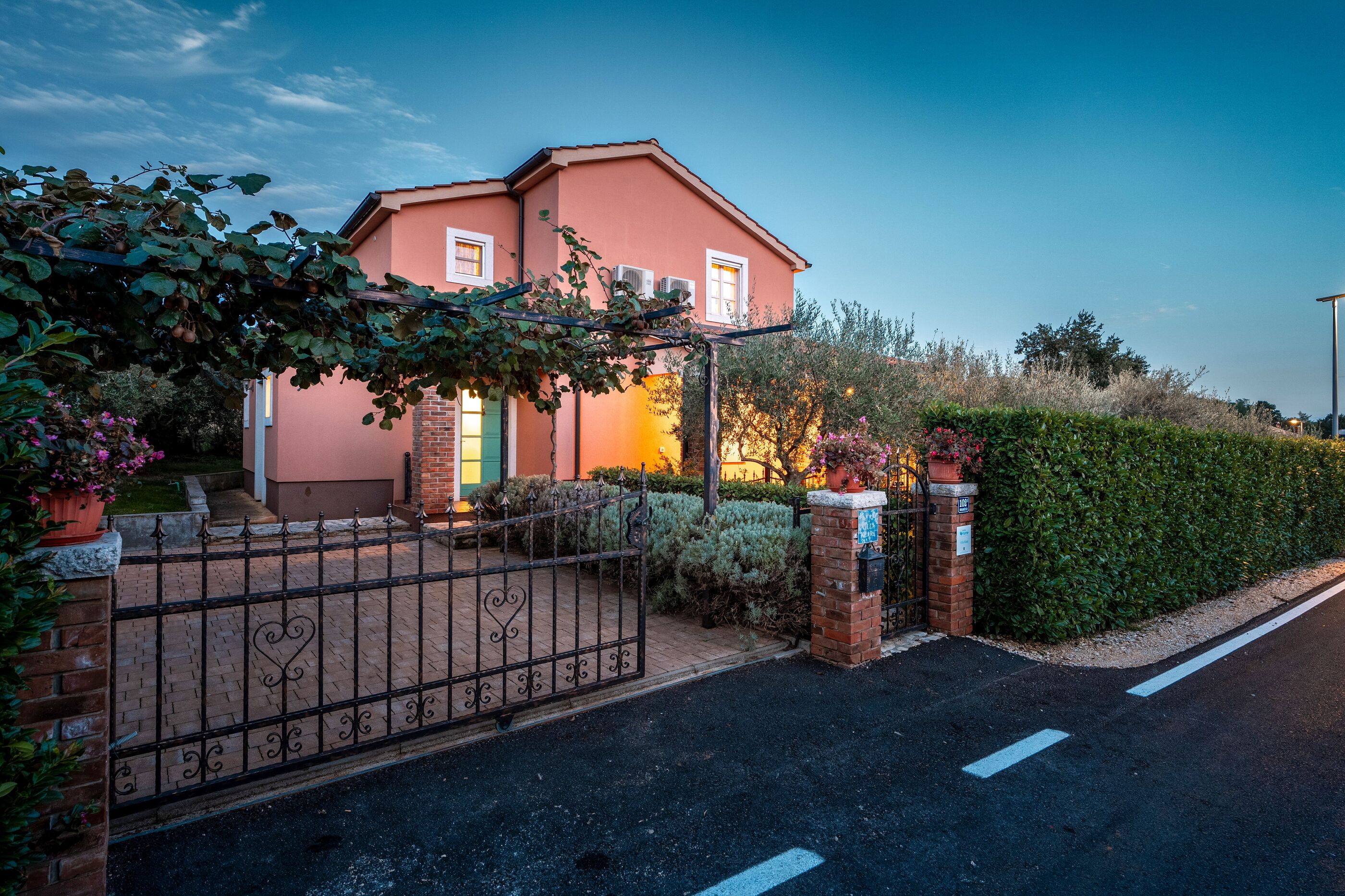 House Casa Clara 91304-K1