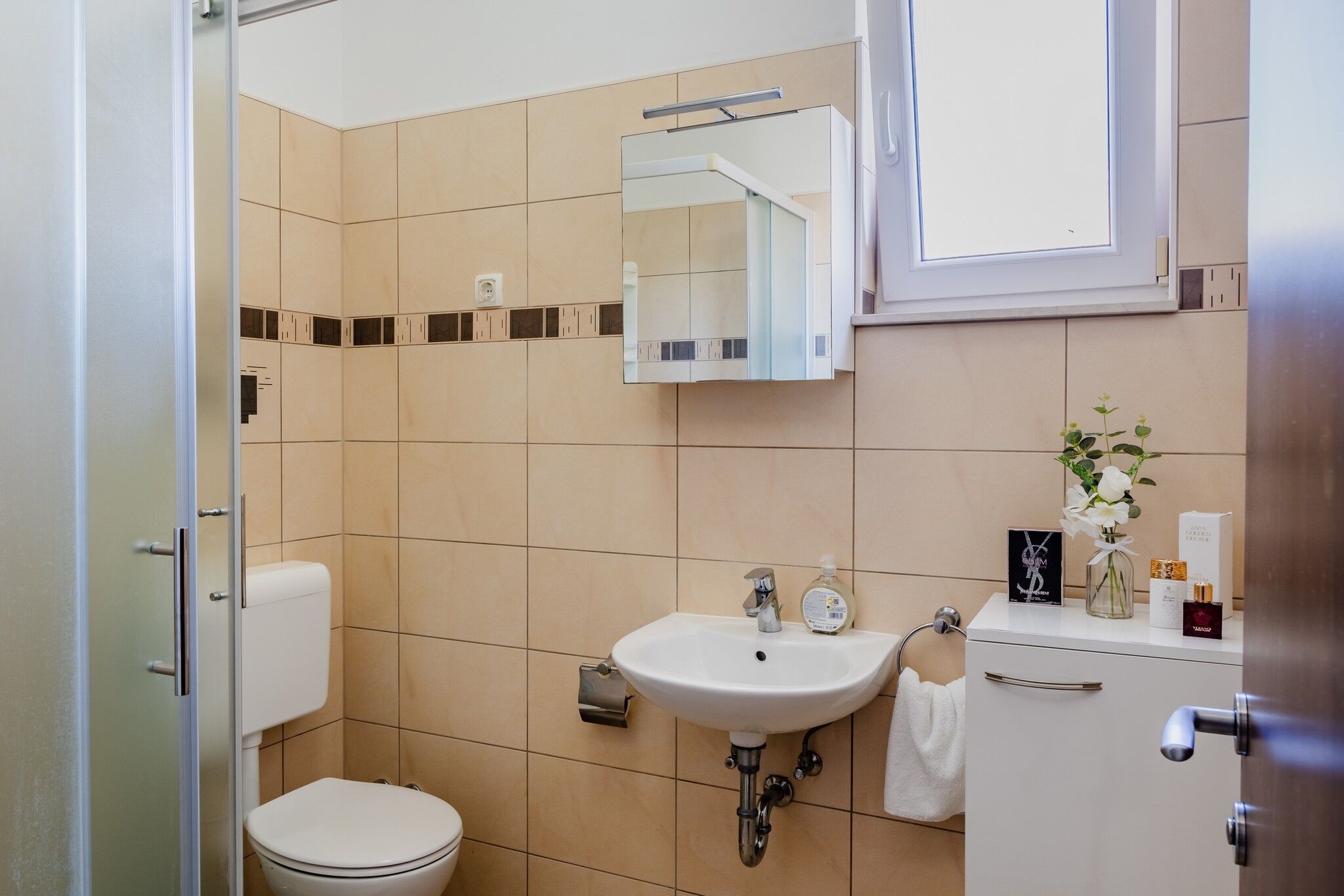 Apartments Krslovic 97249-A2