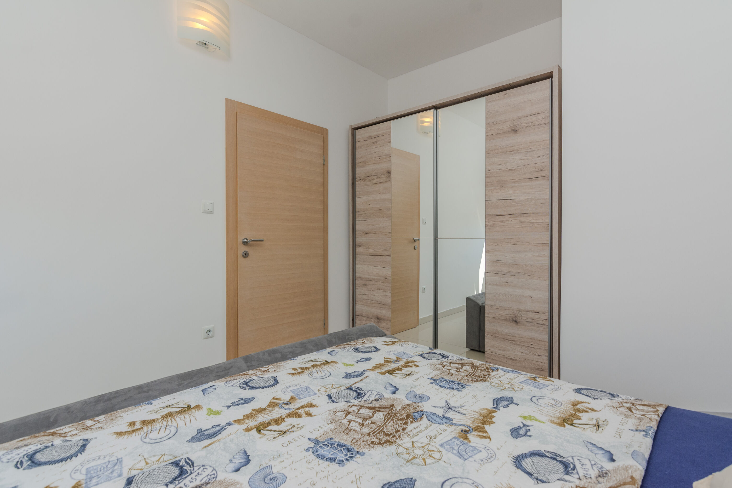 Apartments Mavracic 36433-A1