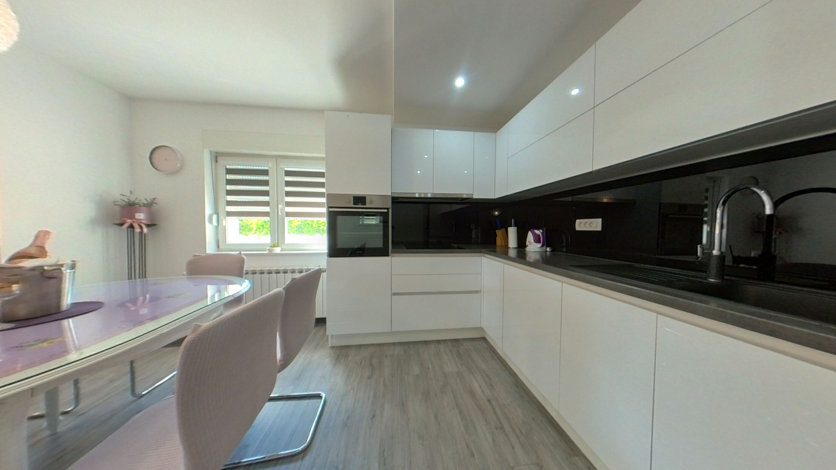 House Neda 115031-K1