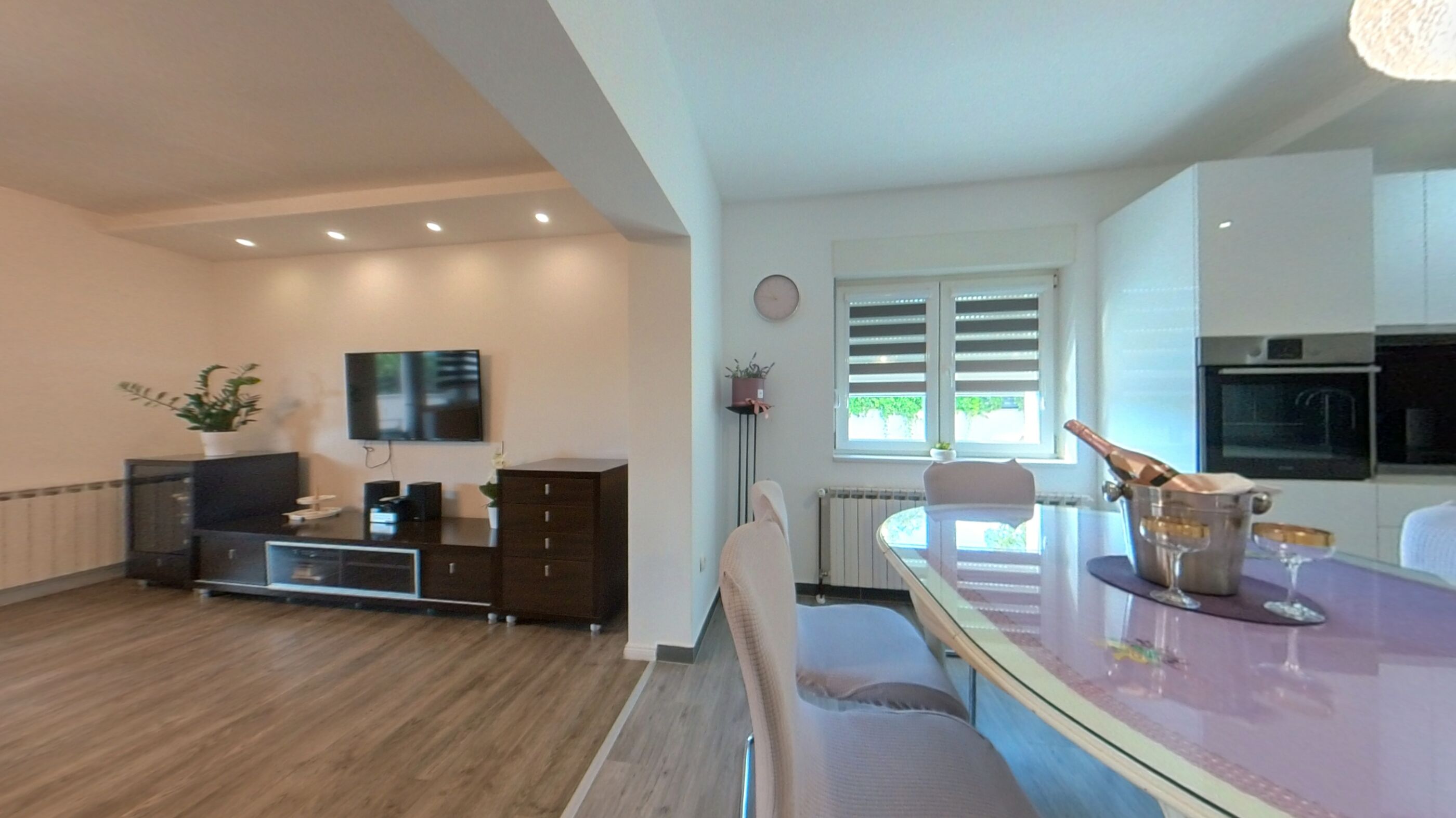 House Neda 115031-K1